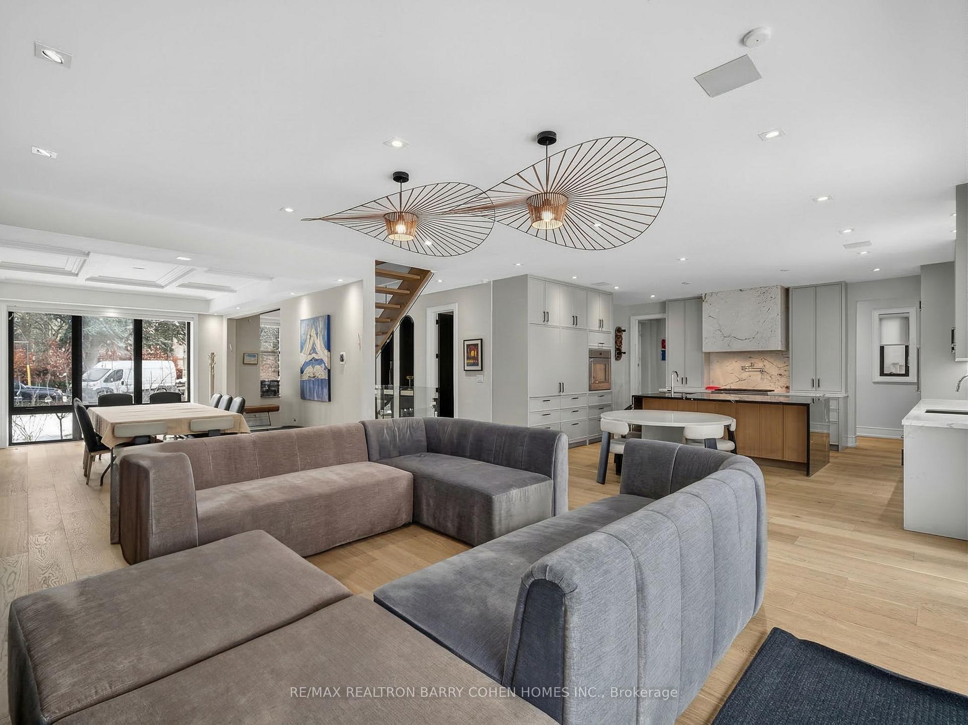 Photo 5 of 4 Forest Wood, Toronto, Bedford Park-Nortown — HOMEH