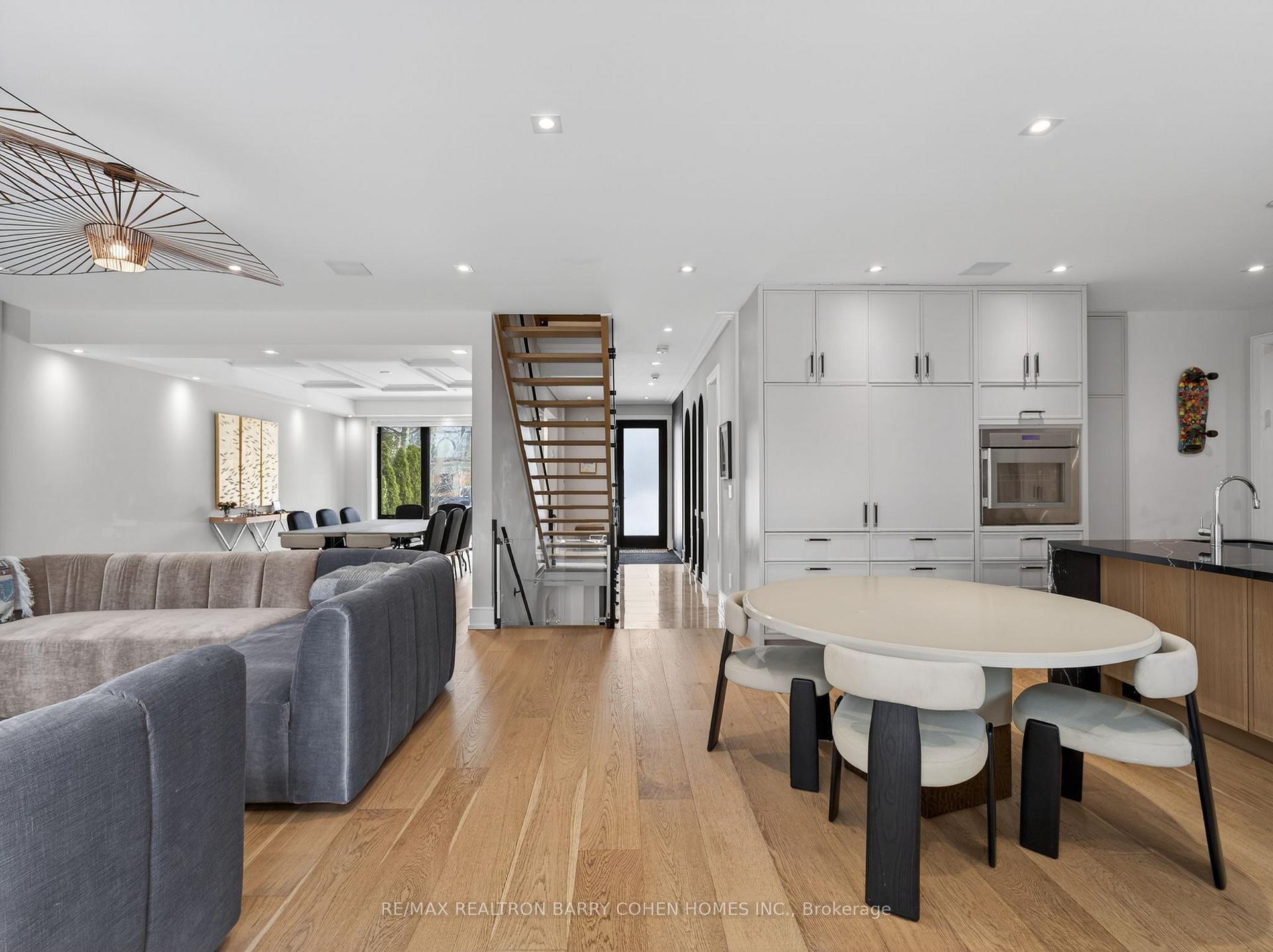 Photo 7 of 4 Forest Wood, Toronto, Bedford Park-Nortown — HOMEH