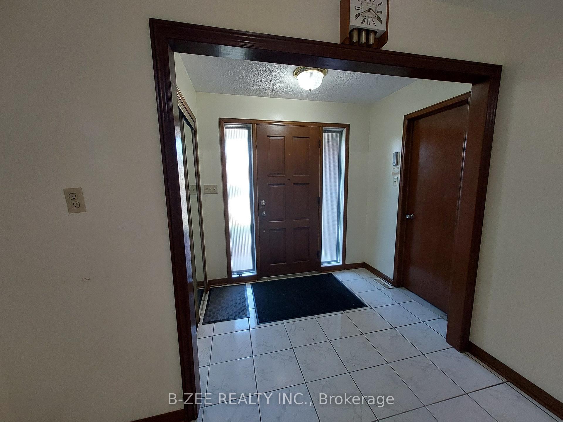 Photo 2 of 4174 Pascal Court, Mississauga, Rathwood — HOMEH