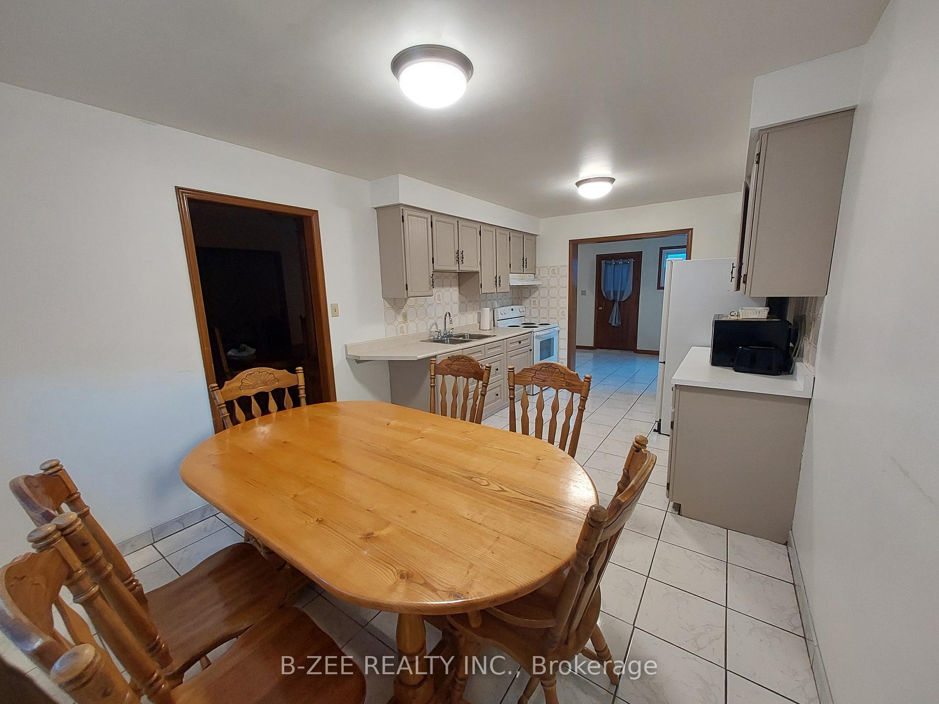 Photo 4 of 4174 Pascal Court, Mississauga, Rathwood — HOMEH