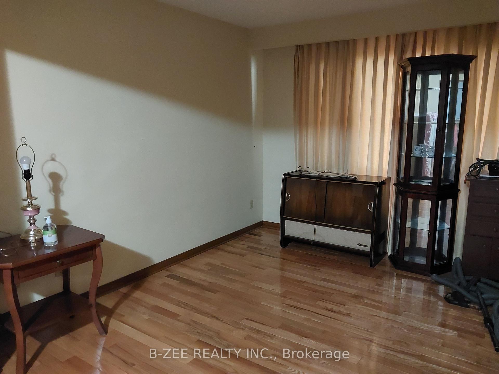 Photo 6 of 4174 Pascal Court, Mississauga, Rathwood — HOMEH