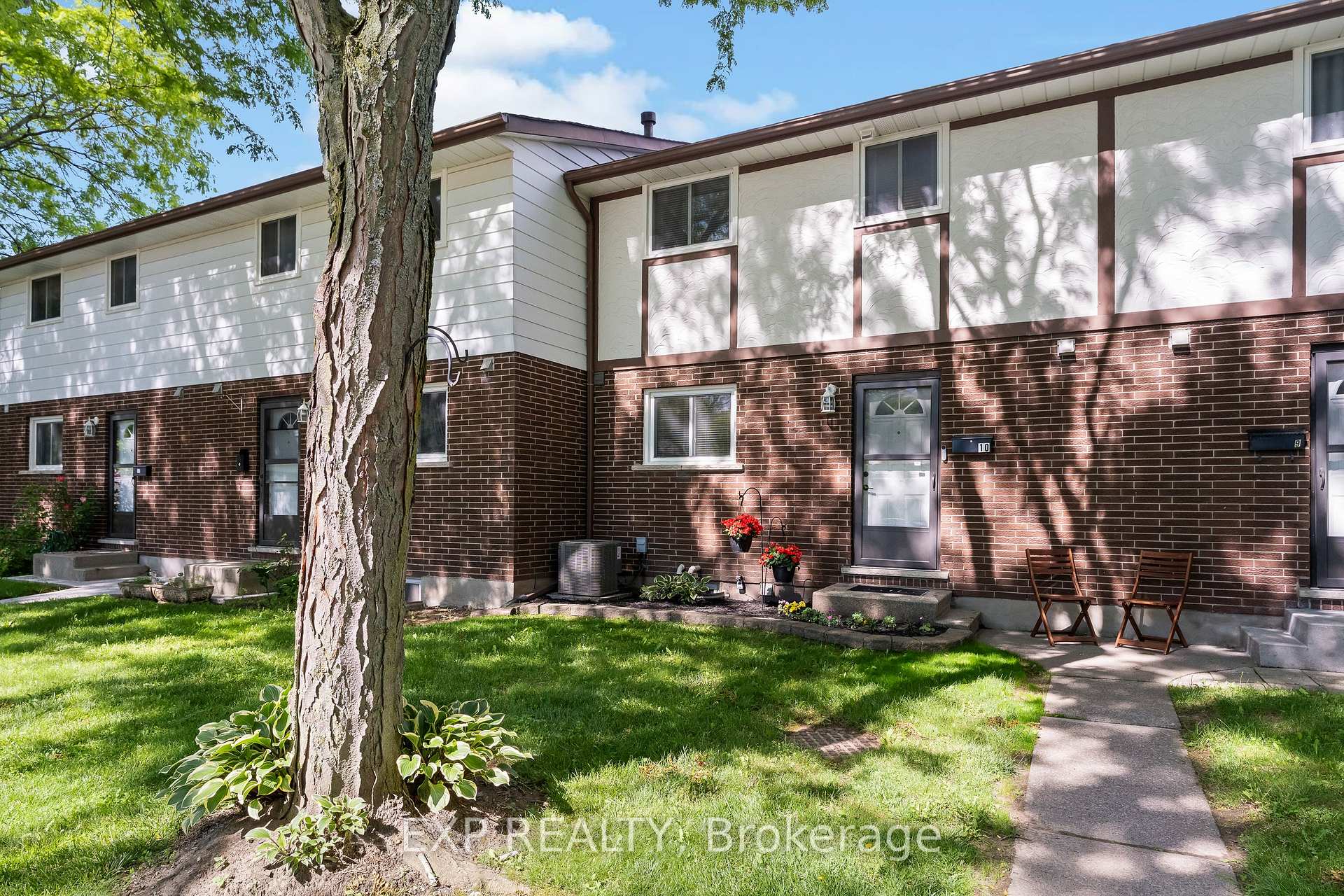 Photo 2 of Unit 10, 3322 Addison Avenue, Niagara Falls, Church's Lane — HOMEH