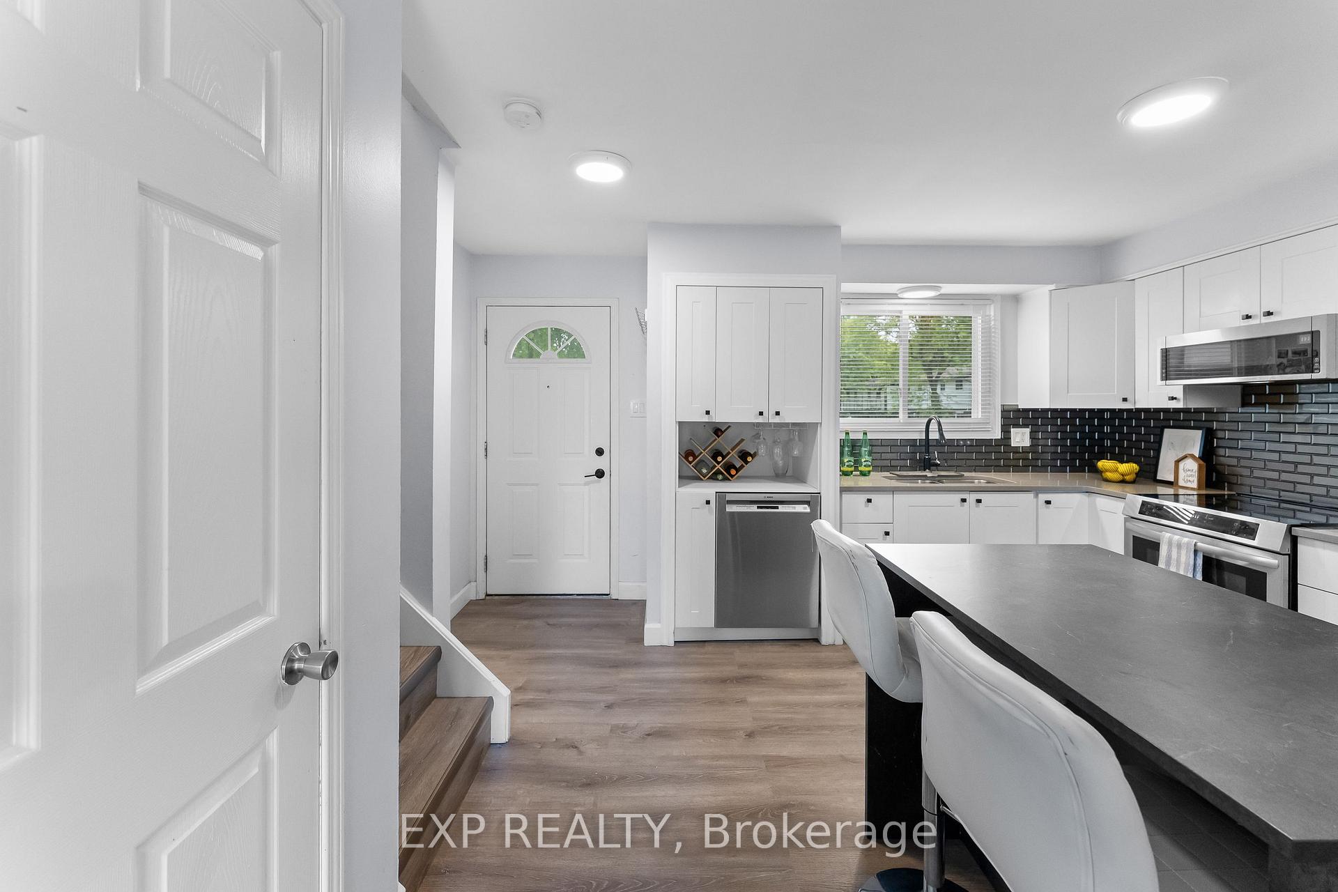 Photo 3 of Unit 10, 3322 Addison Avenue, Niagara Falls, Church's Lane — HOMEH