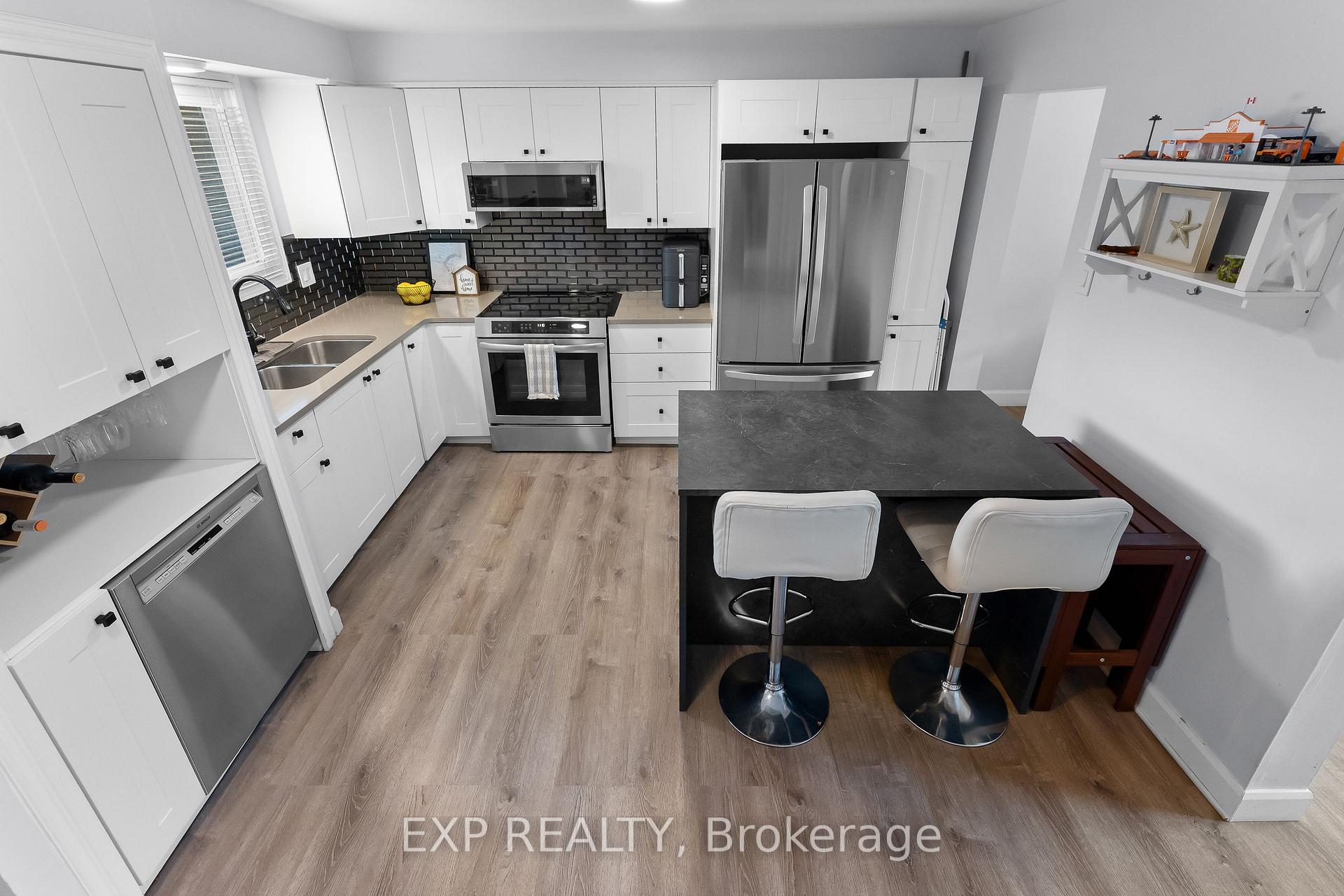Photo 4 of Unit 10, 3322 Addison Avenue, Niagara Falls, Church's Lane — HOMEH