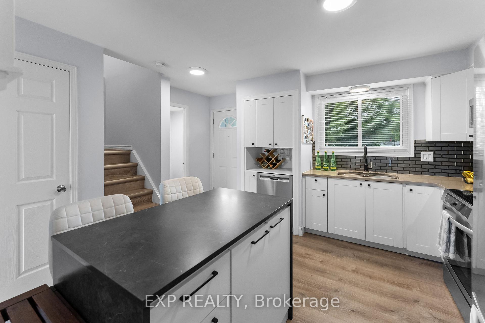 Photo 6 of Unit 10, 3322 Addison Avenue, Niagara Falls, Church's Lane — HOMEH