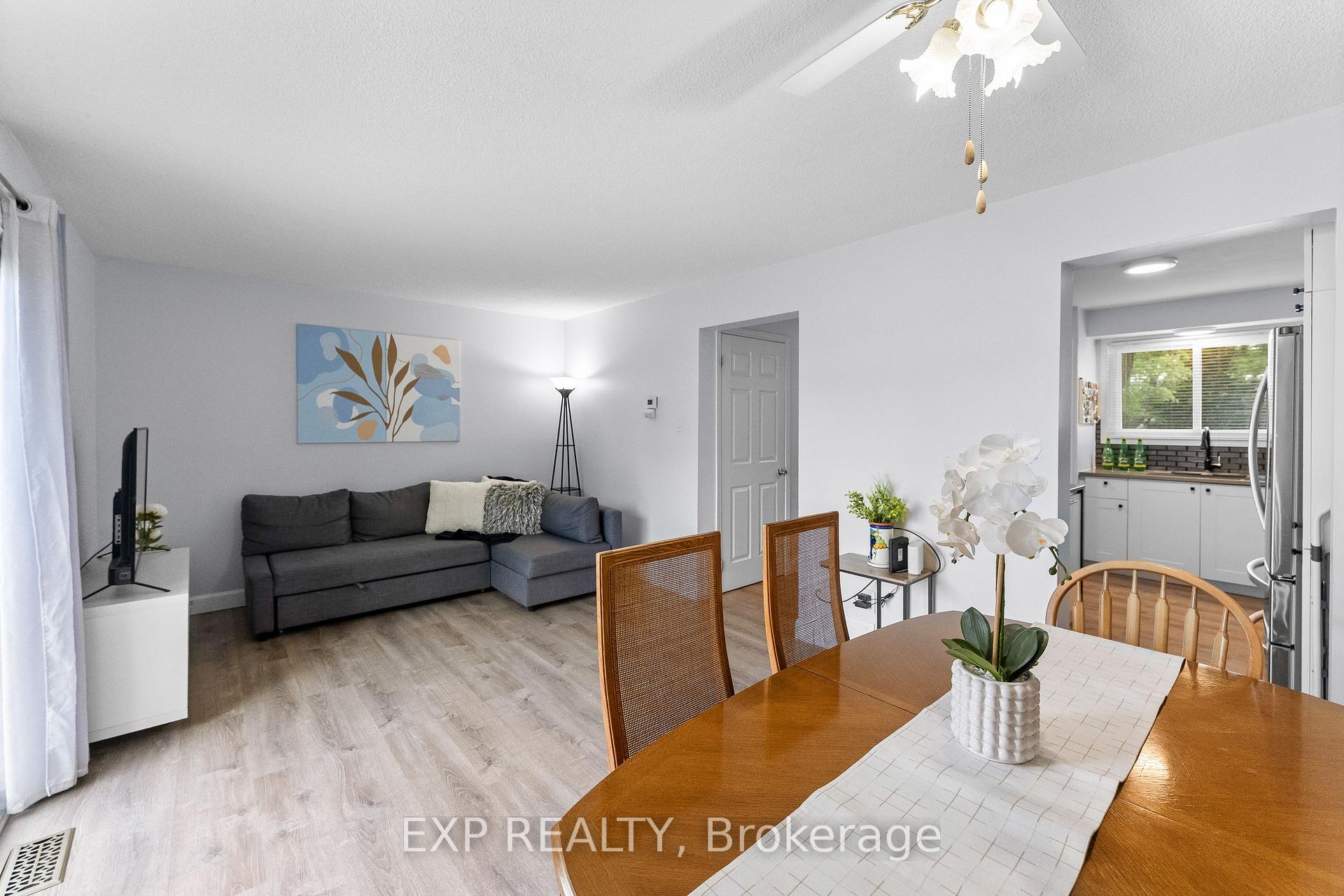 Photo 12 of Unit 10, 3322 Addison Avenue, Niagara Falls, Church's Lane — HOMEH