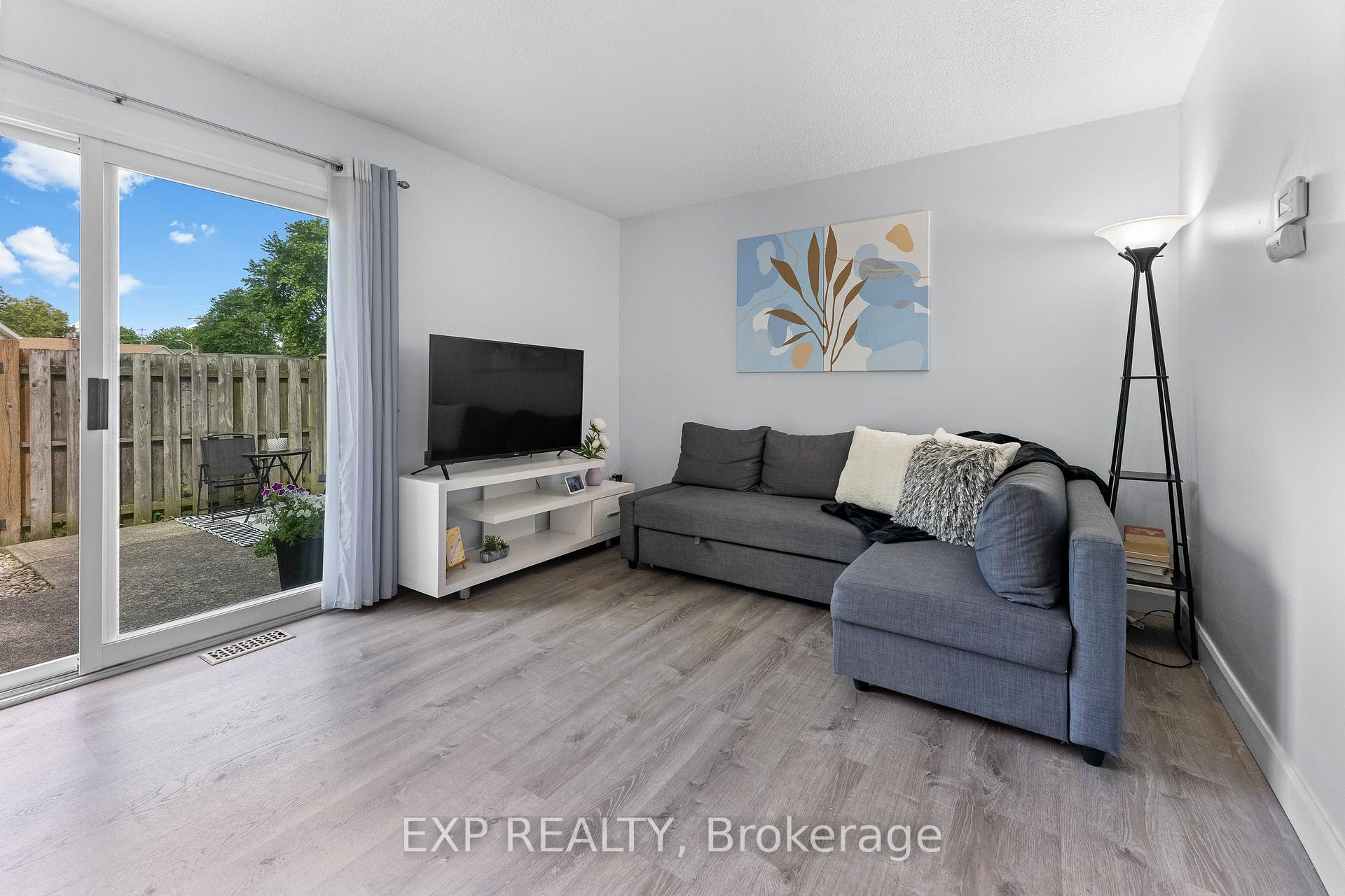 Photo 15 of Unit 10, 3322 Addison Avenue, Niagara Falls, Church's Lane — HOMEH