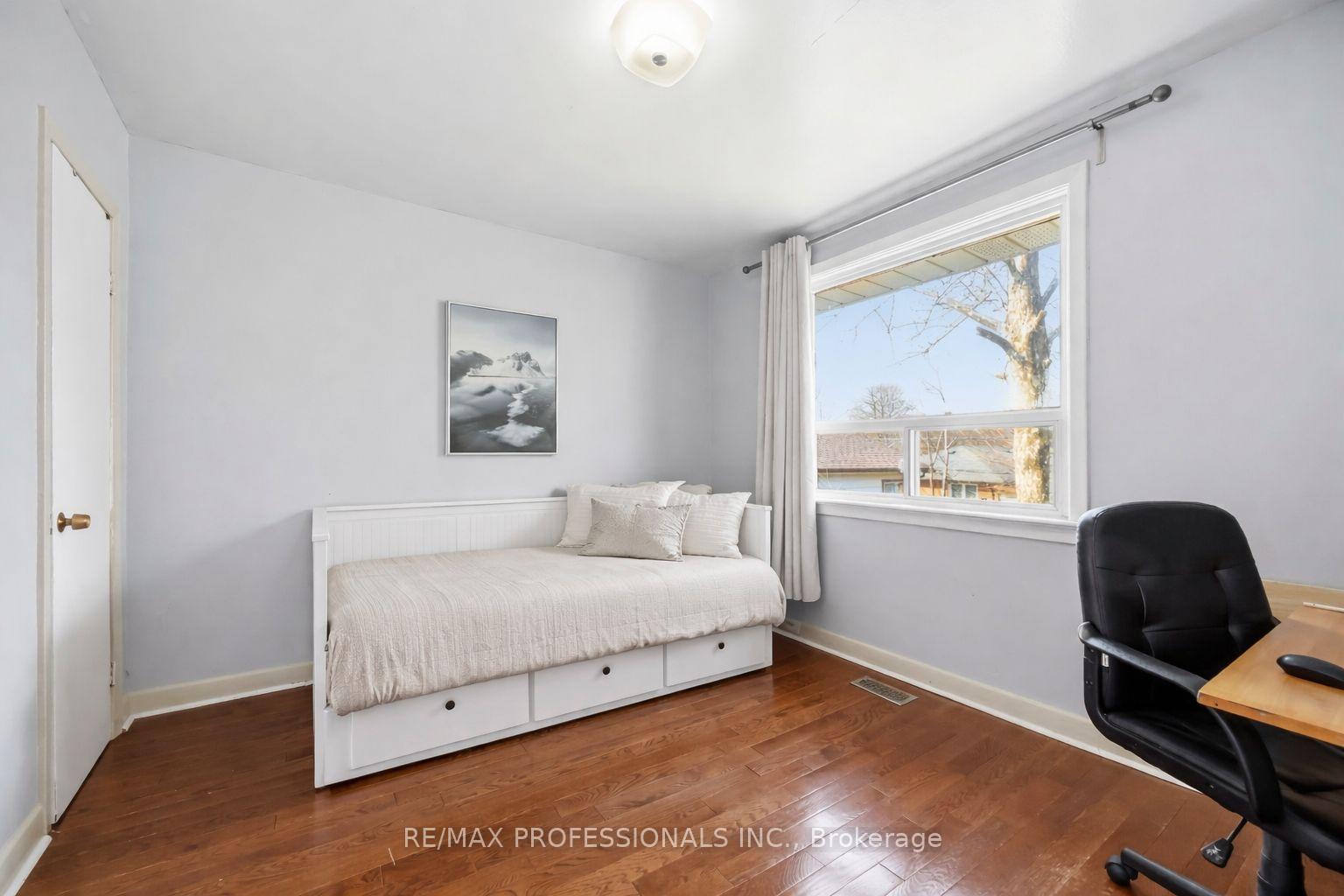 Photo 14 of 14 Dashwood Crescent, Etobicoke, Thistletown-Beaumonde Heights — HOMEH