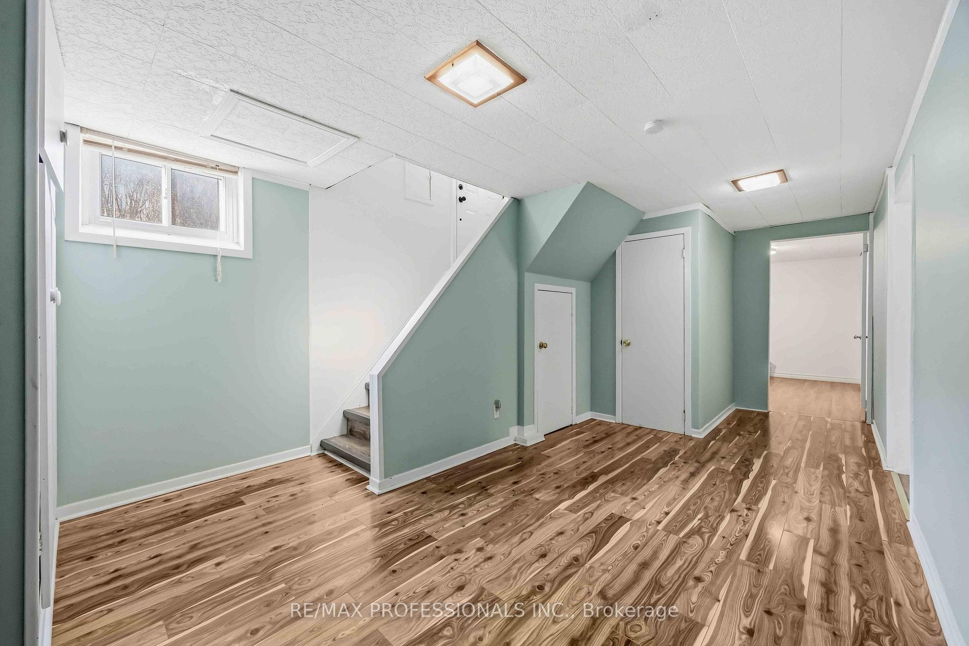 Photo 17 of 14 Dashwood Crescent, Etobicoke, Thistletown-Beaumonde Heights — HOMEH