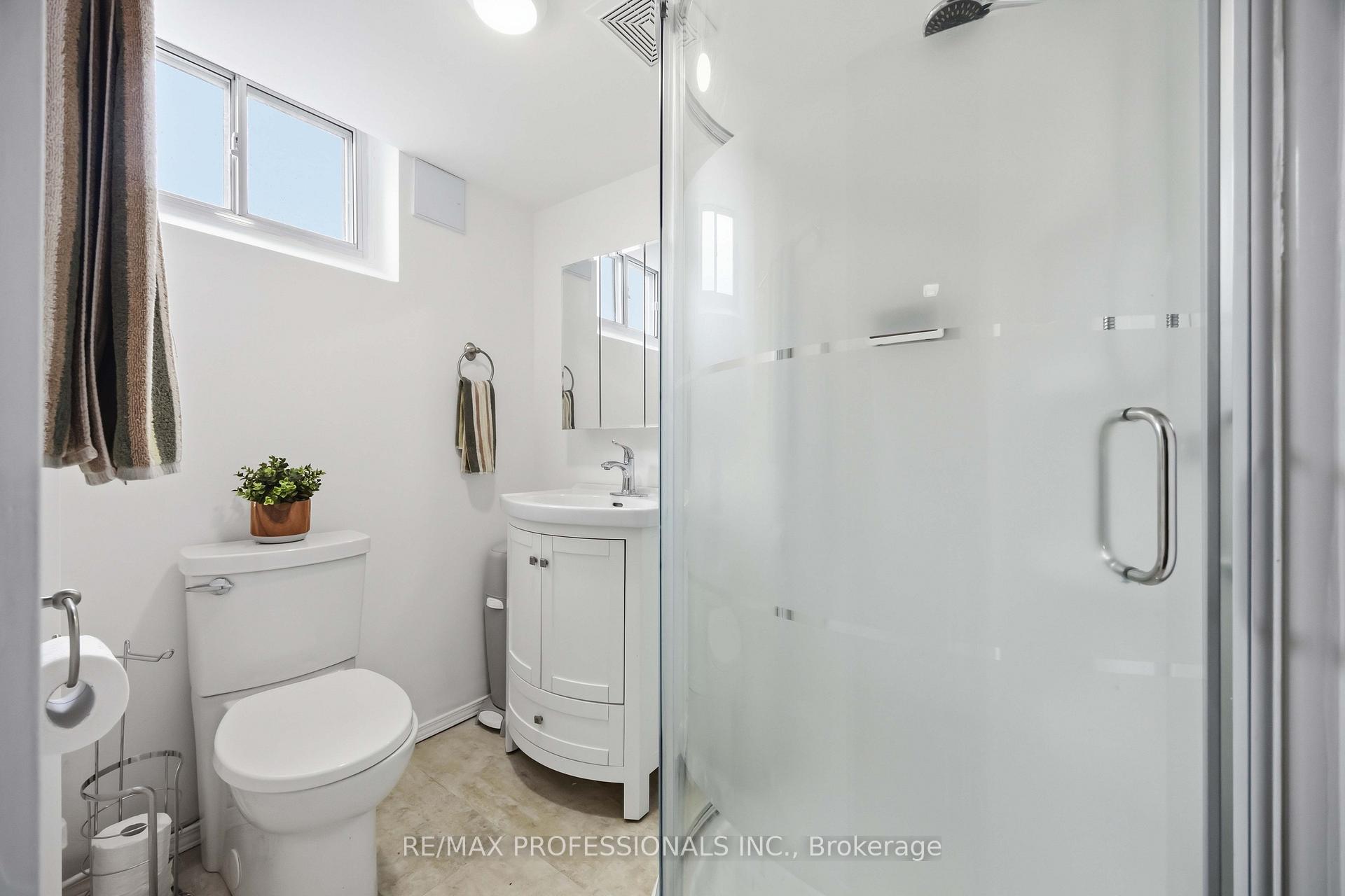 Photo 22 of 14 Dashwood Crescent, Etobicoke, Thistletown-Beaumonde Heights — HOMEH