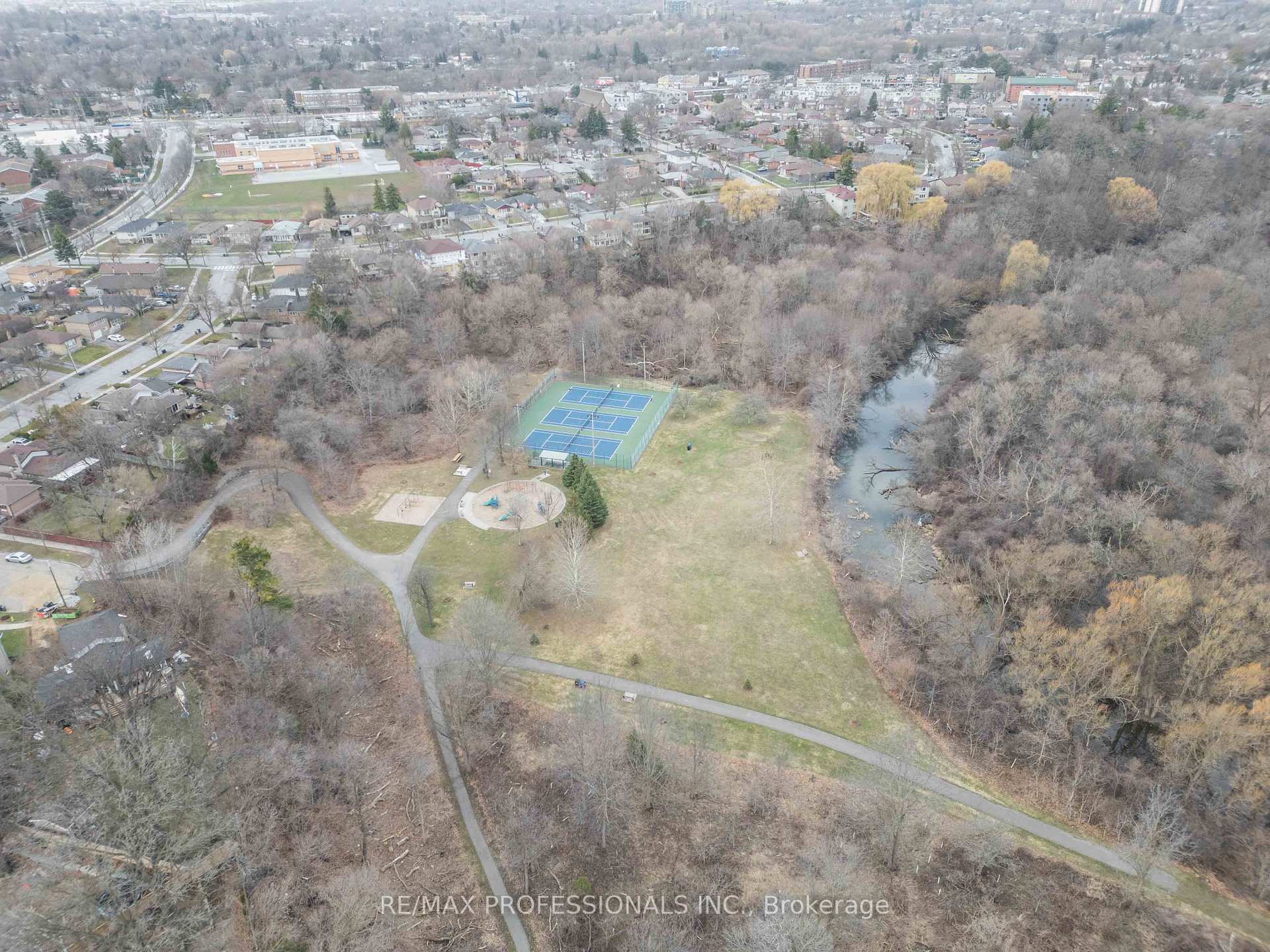 Photo 28 of 14 Dashwood Crescent, Etobicoke, Thistletown-Beaumonde Heights — HOMEH