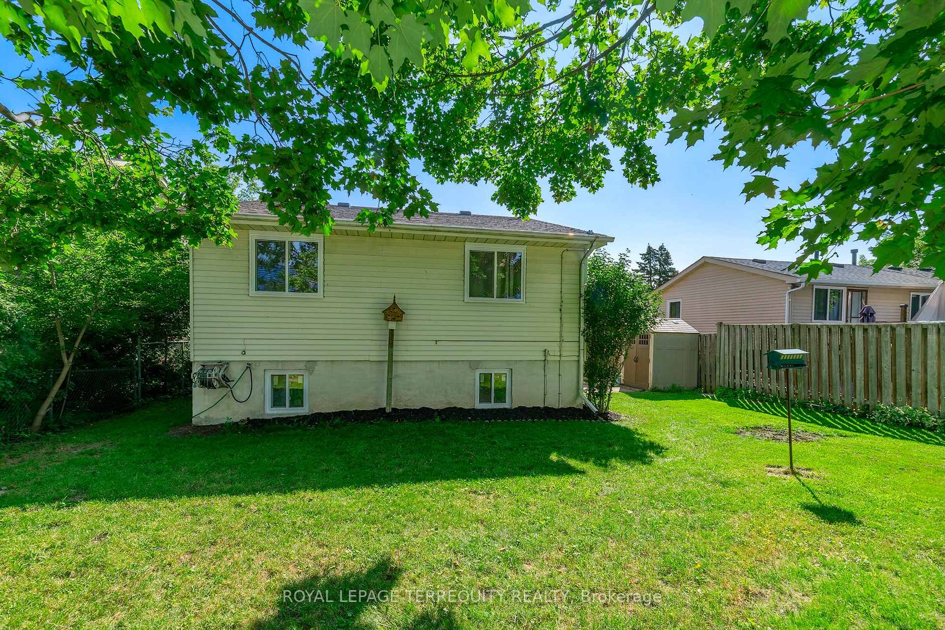 Photo 2 of 1214 Trowbridge Drive, Oshawa, Centennial — HOMEH