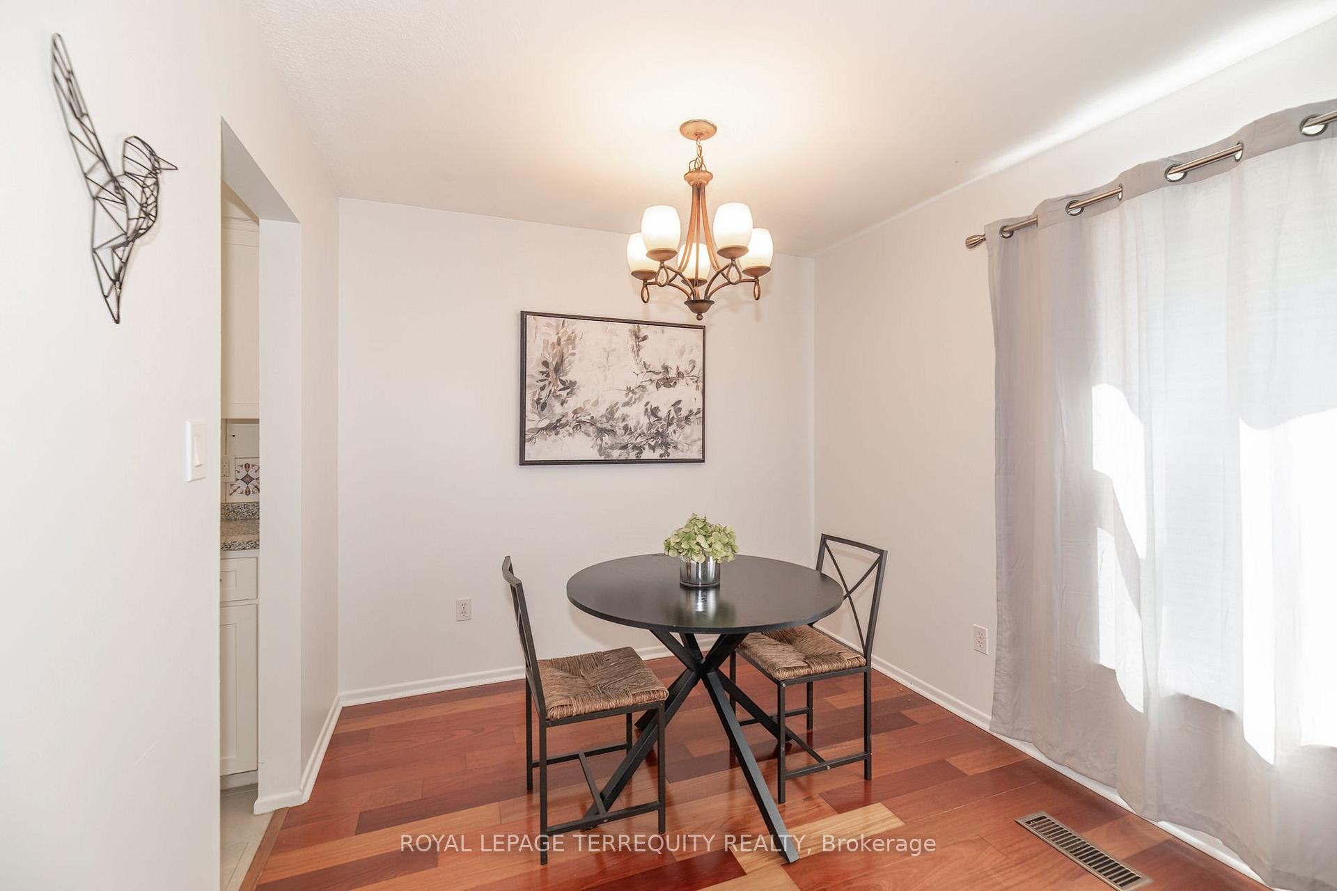 Photo 8 of 1214 Trowbridge Drive, Oshawa, Centennial — HOMEH