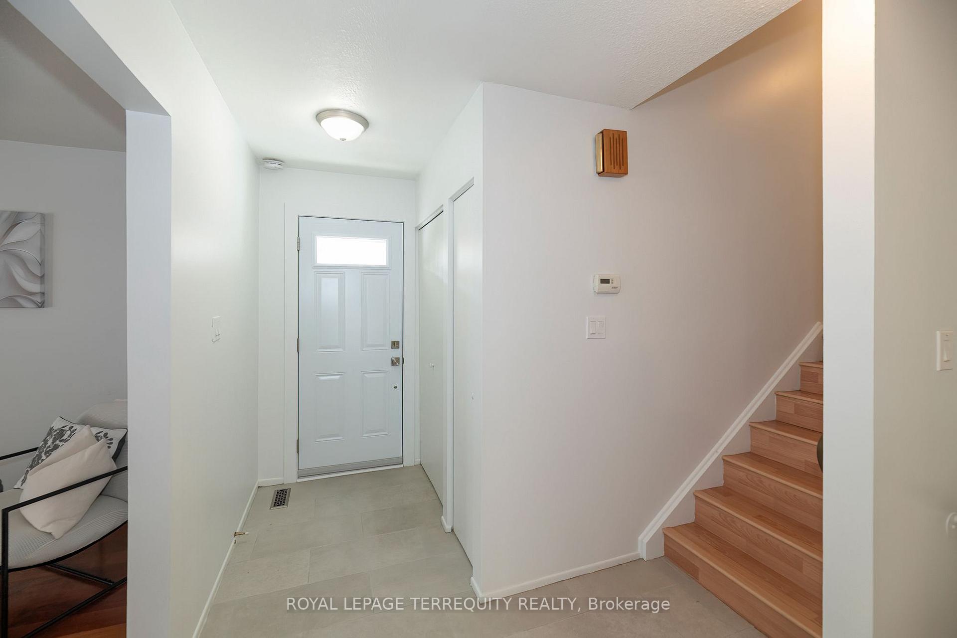 Photo 10 of 1214 Trowbridge Drive, Oshawa, Centennial — HOMEH