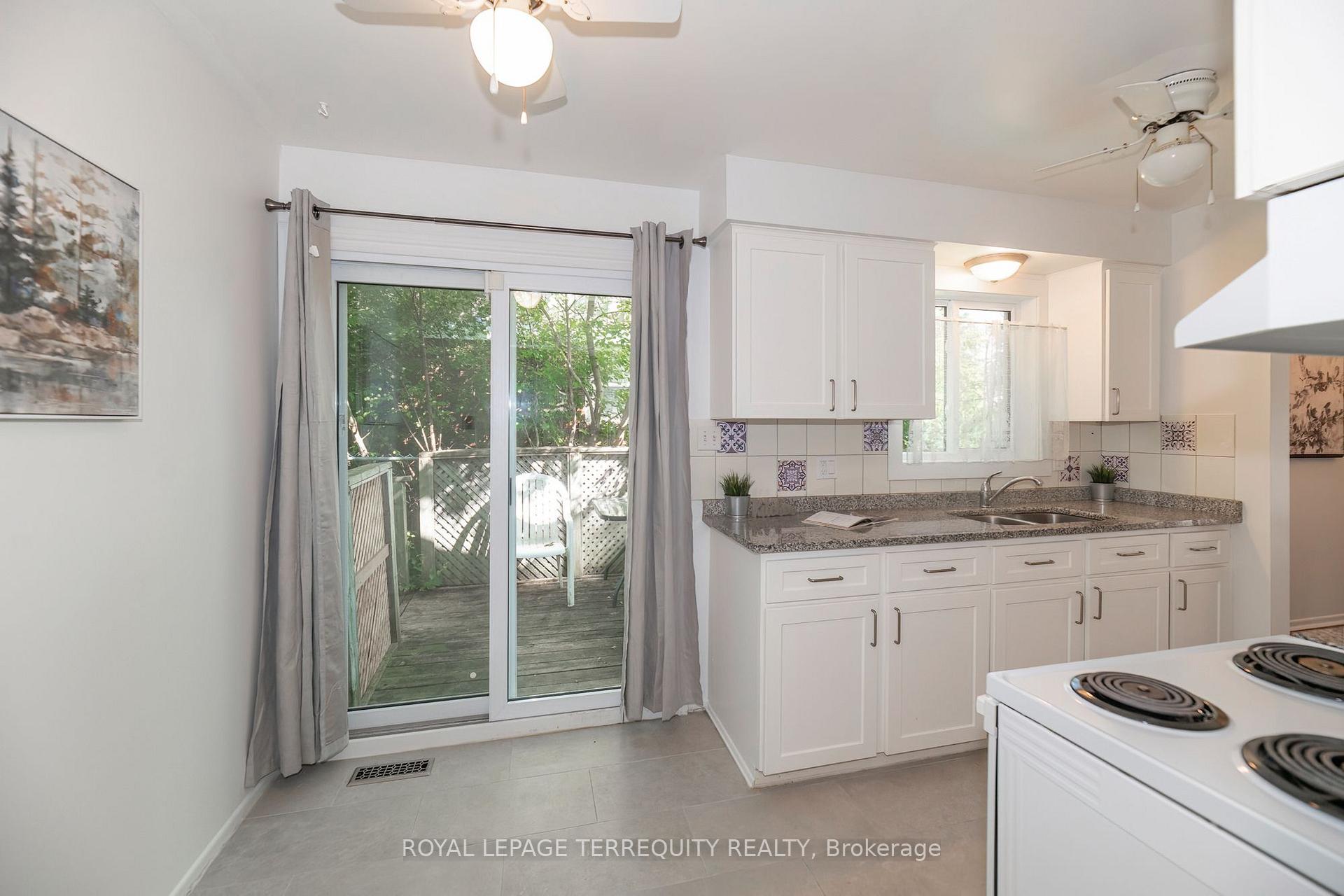 Photo 11 of 1214 Trowbridge Drive, Oshawa, Centennial — HOMEH