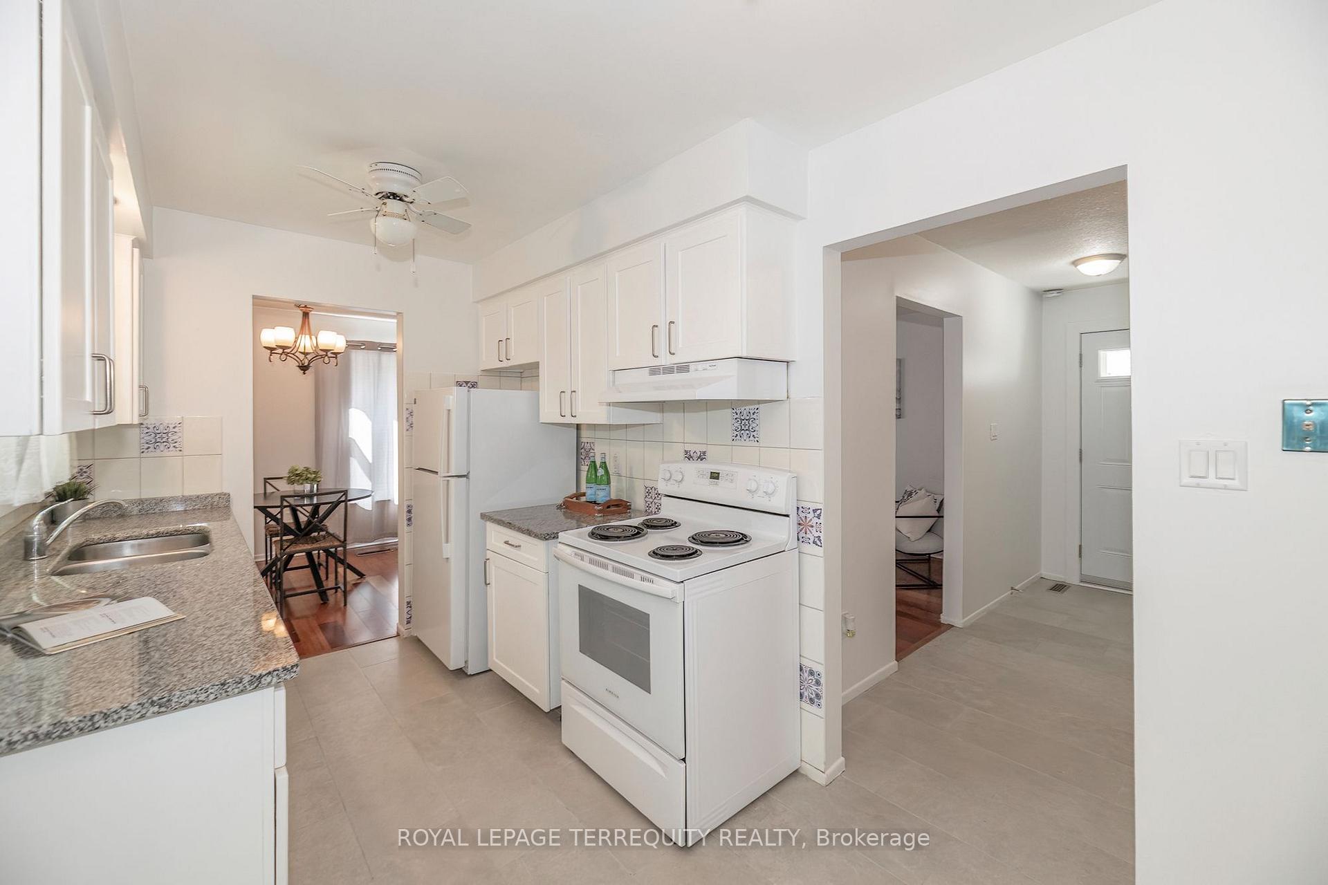 Photo 12 of 1214 Trowbridge Drive, Oshawa, Centennial — HOMEH