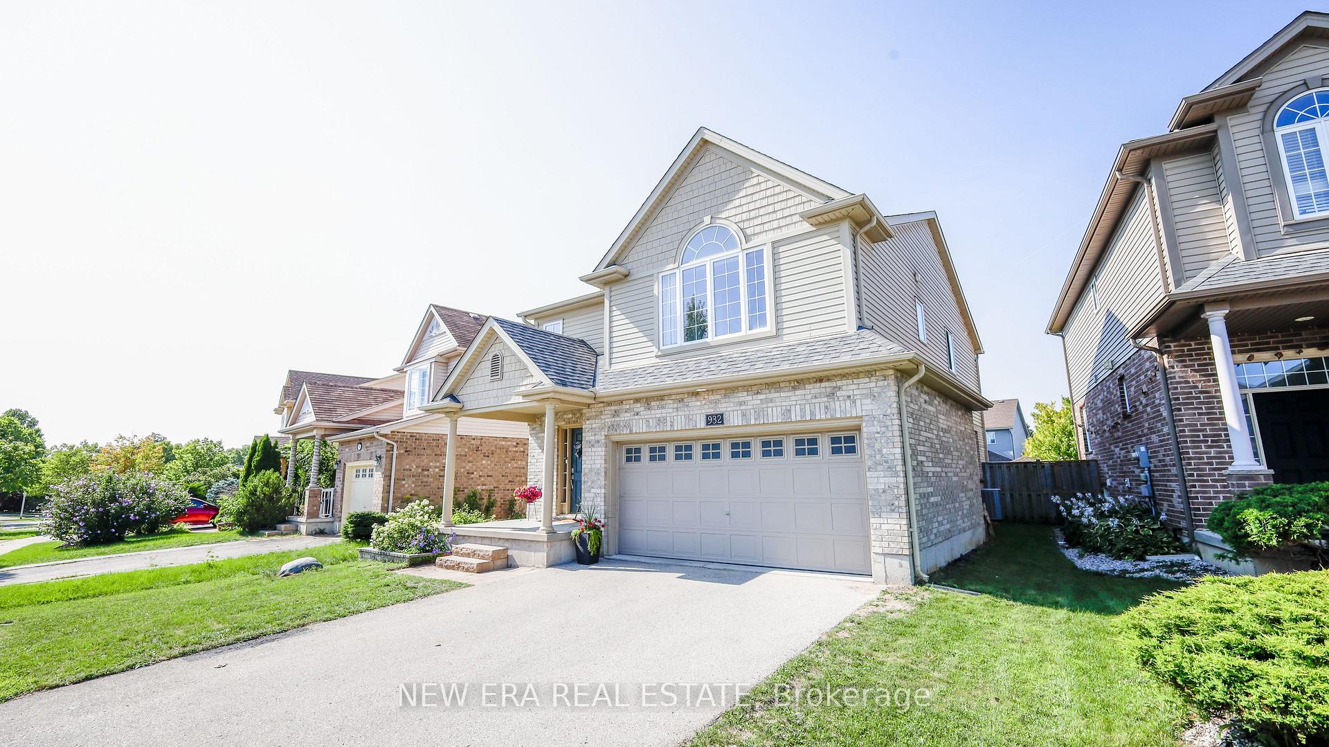 Photo 2 of 932 Grenfell Drive, London, North C — HOMEH