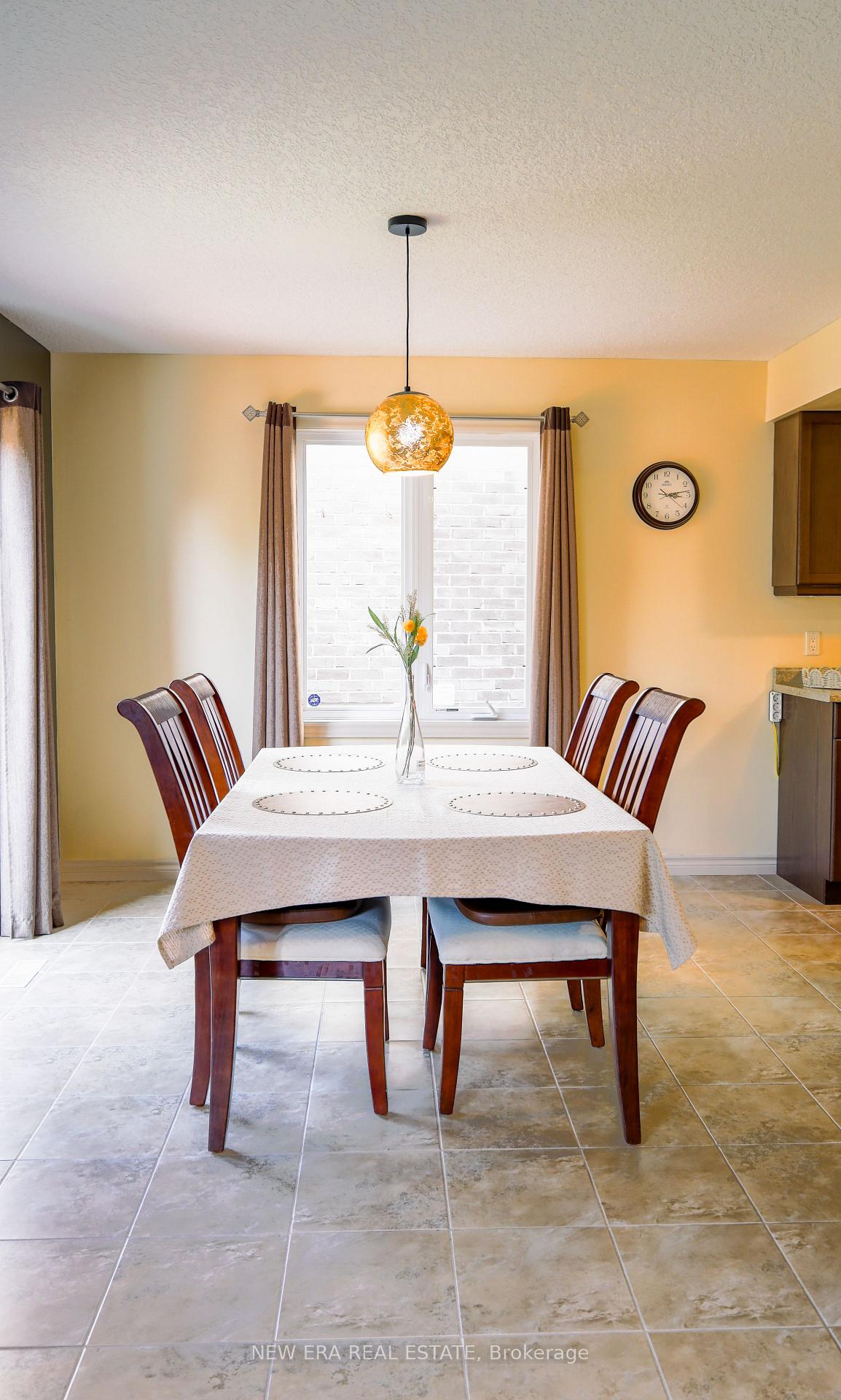 Photo 10 of 932 Grenfell Drive, London, North C — HOMEH