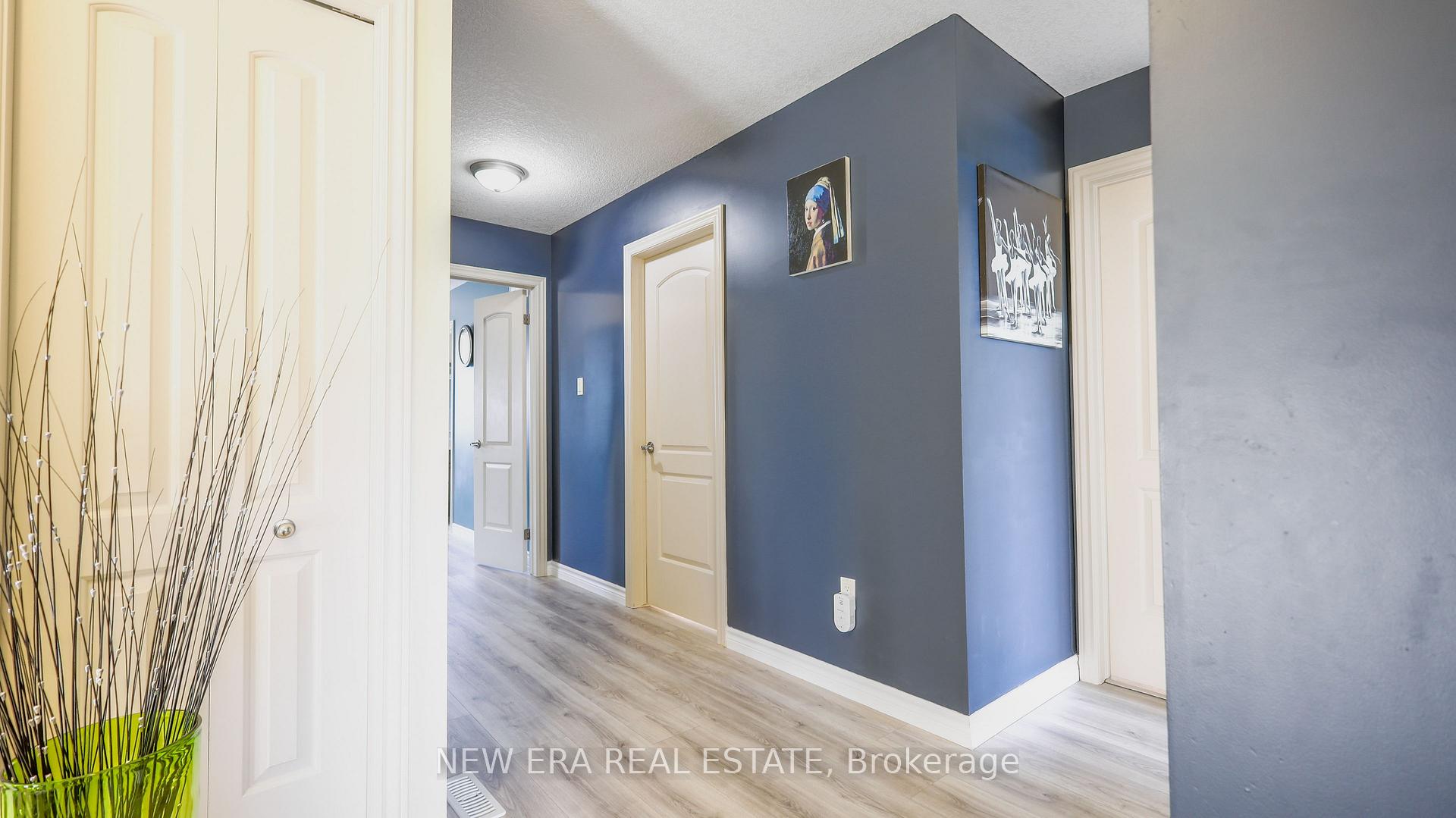 Photo 22 of 932 Grenfell Drive, London, North C — HOMEH