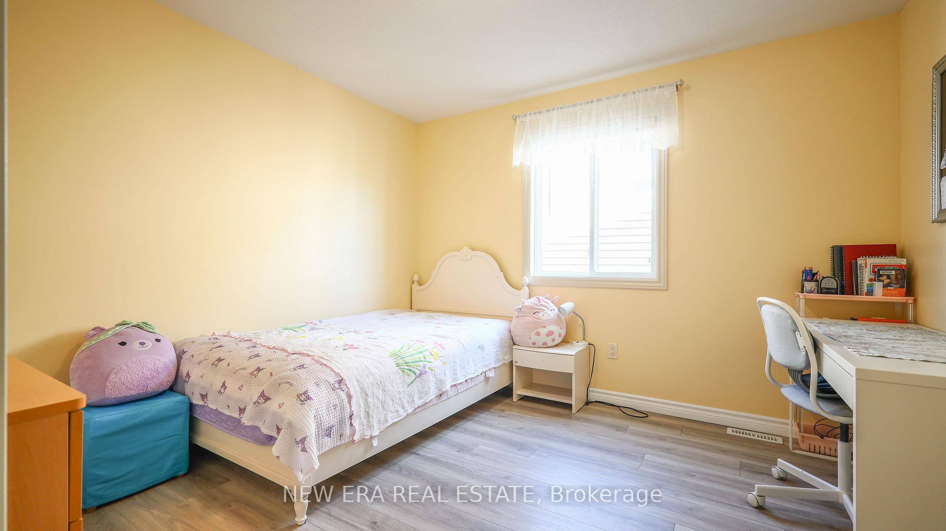 Photo 28 of 932 Grenfell Drive, London, North C — HOMEH