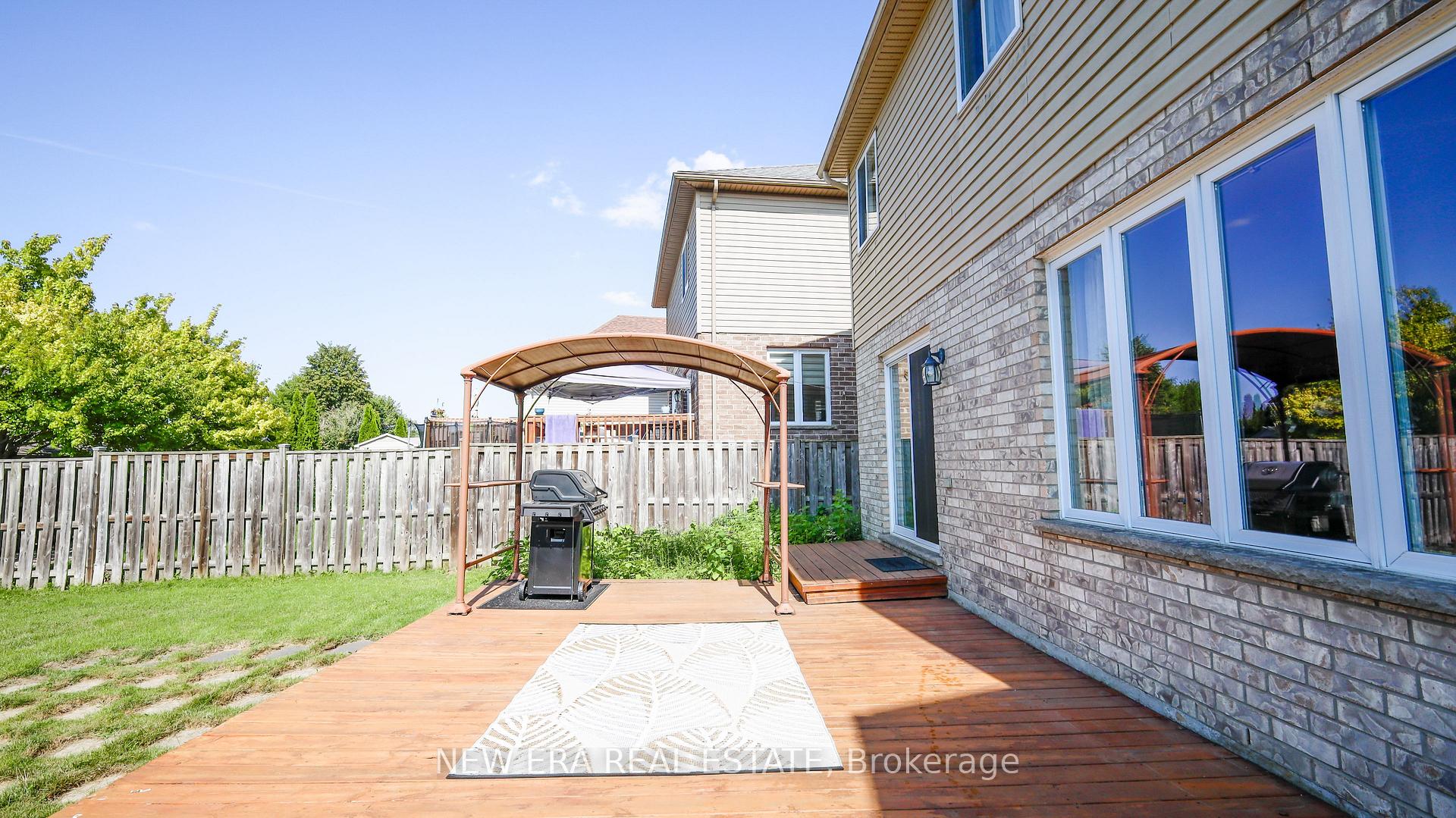 Photo 35 of 932 Grenfell Drive, London, North C — HOMEH