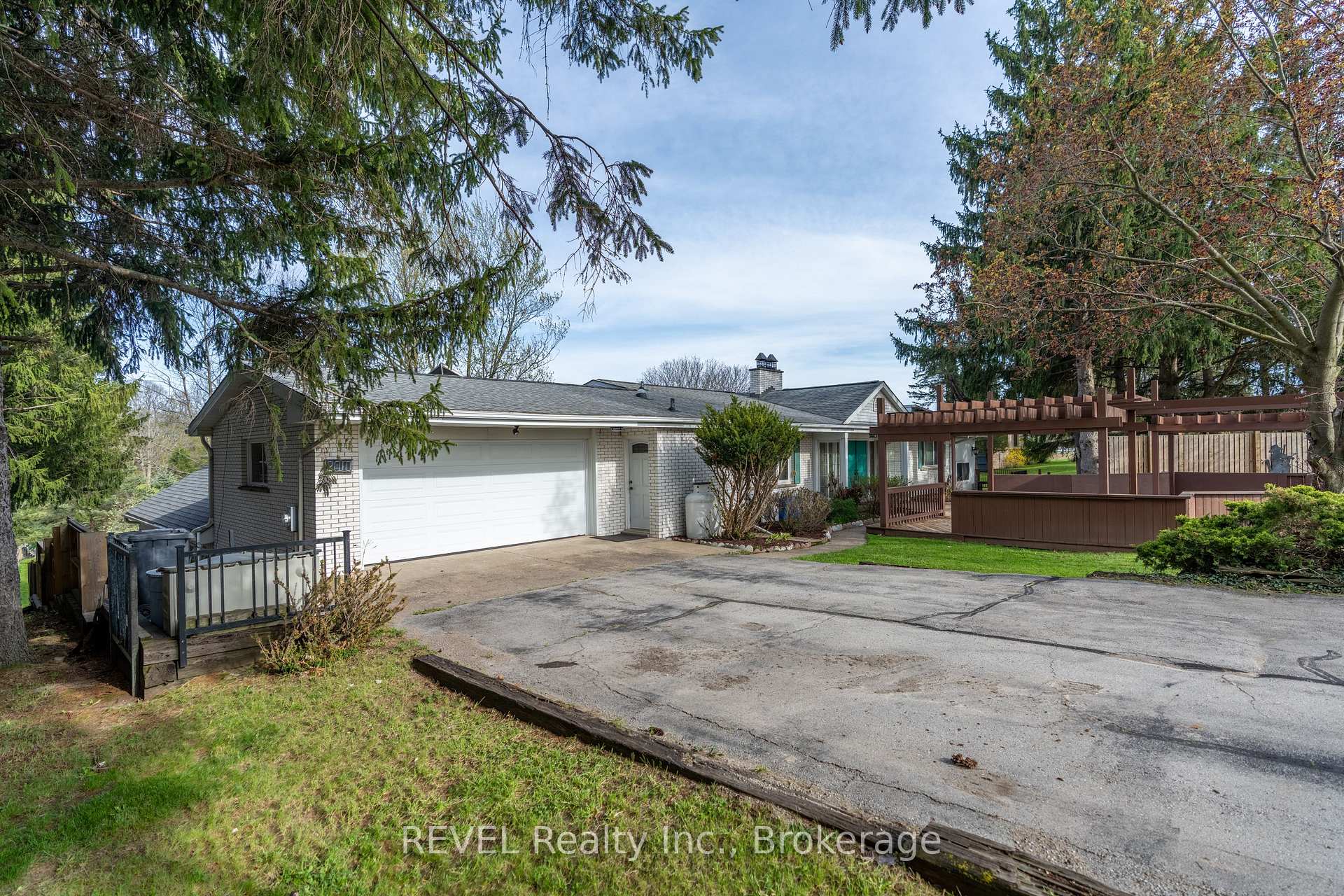 Photo 10 of 2010 Hansler Street, Pelham, North Pelham — HOMEH