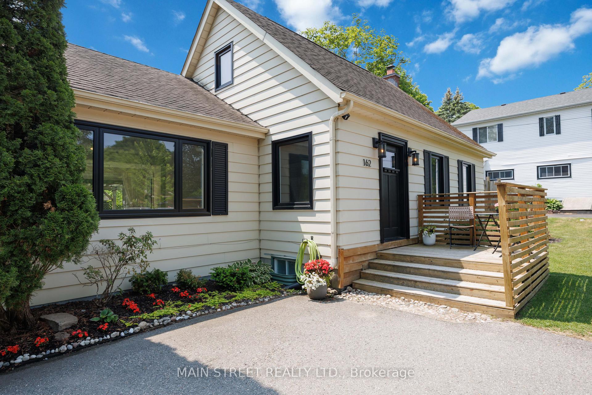 Photo 4 of 162 Maple Street, Uxbridge — HOMEH