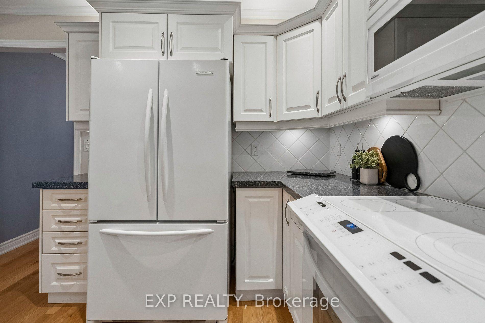 Photo 22 of 209 Nottingham Drive, Oakville, College Park — HOMEH