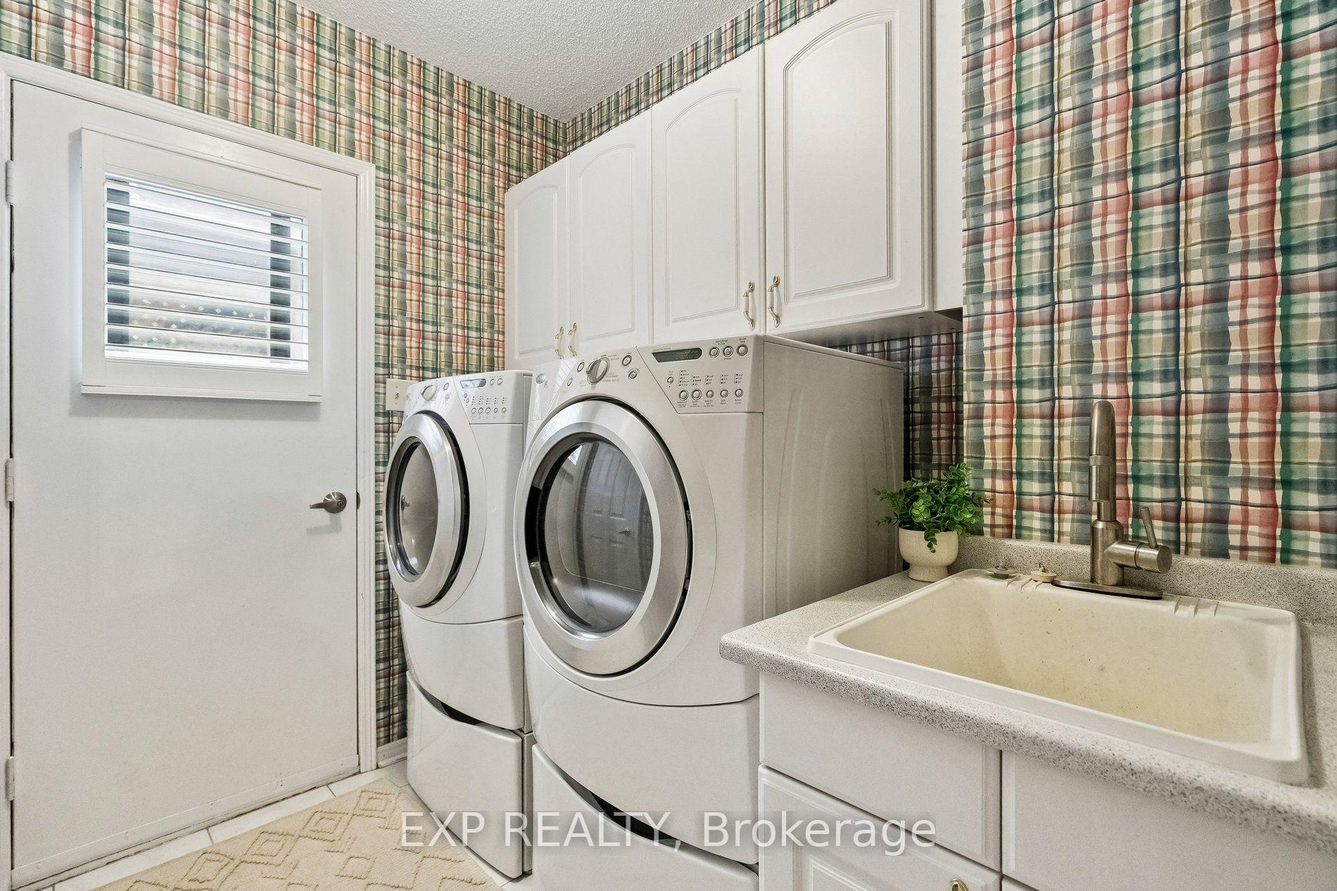 Photo 30 of 209 Nottingham Drive, Oakville, College Park — HOMEH