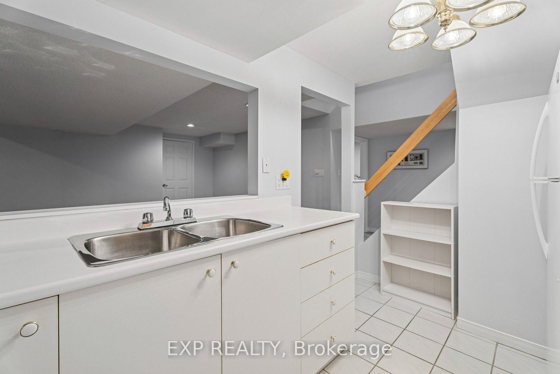 Photo 41 of 209 Nottingham Drive, Oakville, College Park — HOMEH