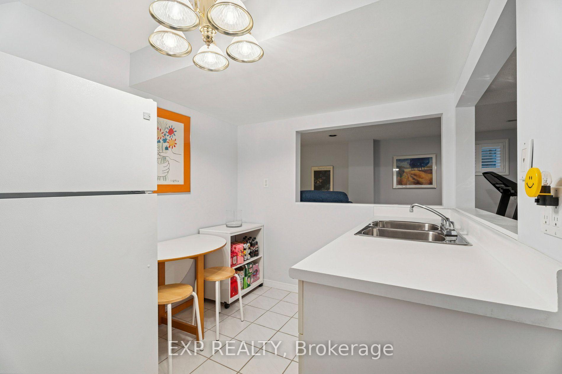 Photo 42 of 209 Nottingham Drive, Oakville, College Park — HOMEH