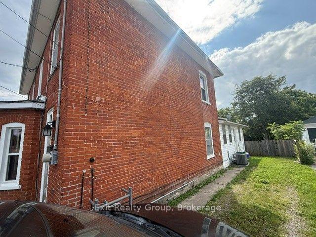 Photo 3 of 36 Bettes Street, Belleville, Belleville Ward — HOMEH