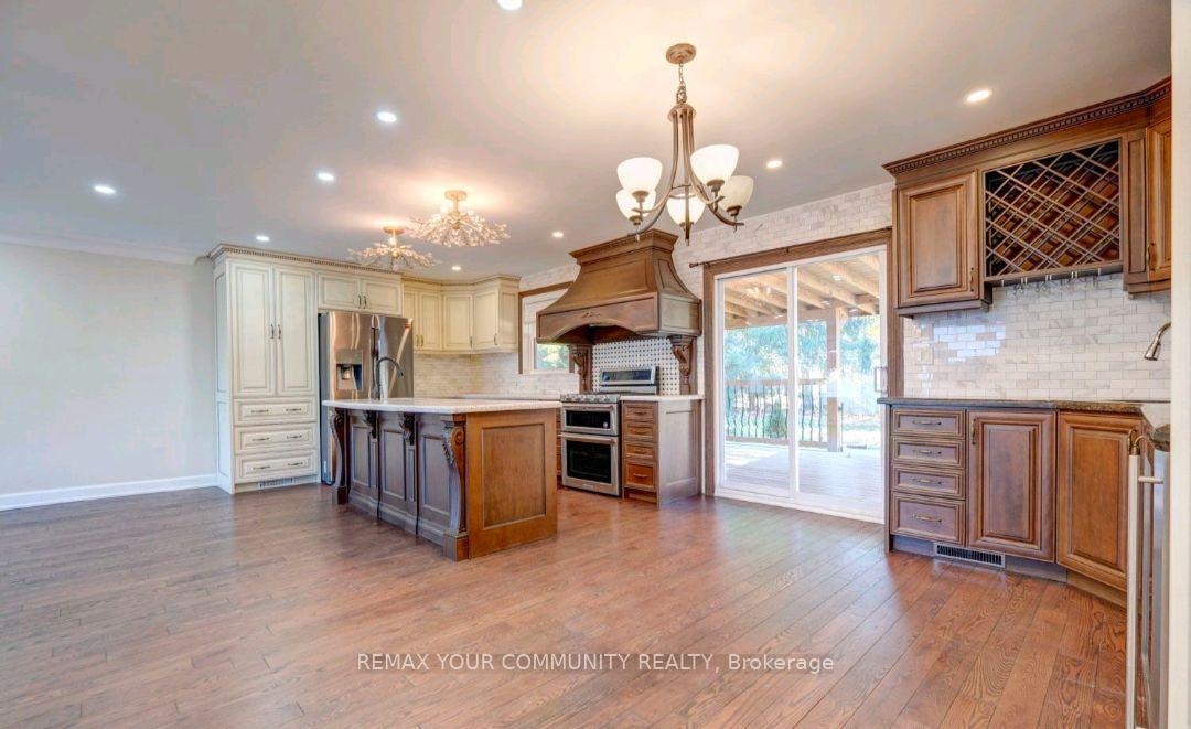 Photo 4 of 372 Dixon Boulevard, Newmarket, Central Newmarket — HOMEH