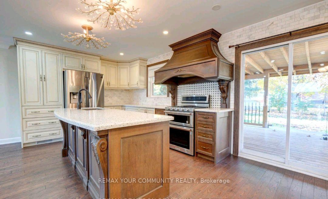 Photo 5 of 372 Dixon Boulevard, Newmarket, Central Newmarket — HOMEH