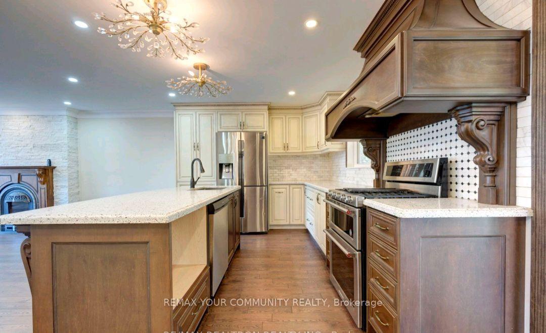 Photo 6 of 372 Dixon Boulevard, Newmarket, Central Newmarket — HOMEH