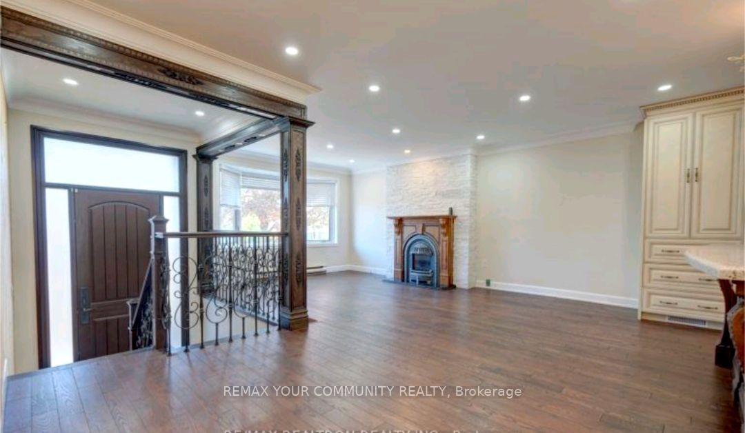 Photo 8 of 372 Dixon Boulevard, Newmarket, Central Newmarket — HOMEH