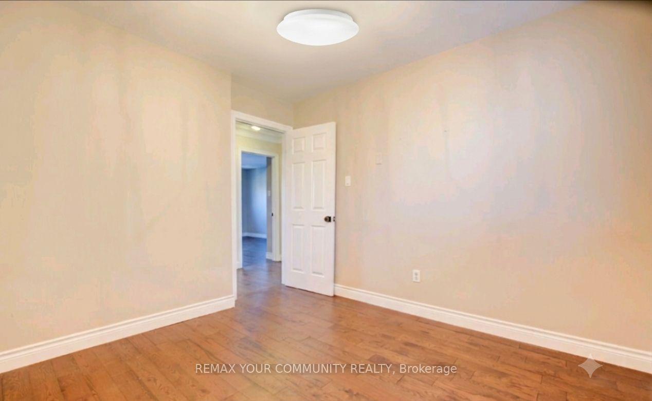 Photo 10 of 372 Dixon Boulevard, Newmarket, Central Newmarket — HOMEH