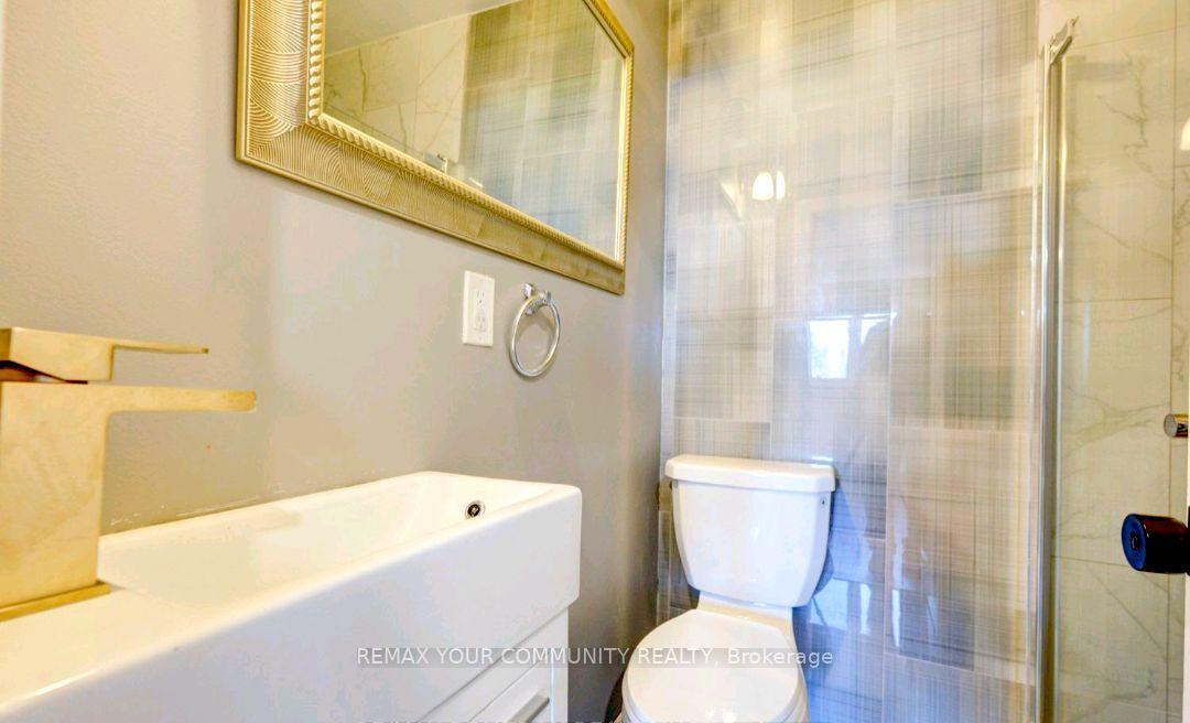 Photo 14 of 372 Dixon Boulevard, Newmarket, Central Newmarket — HOMEH