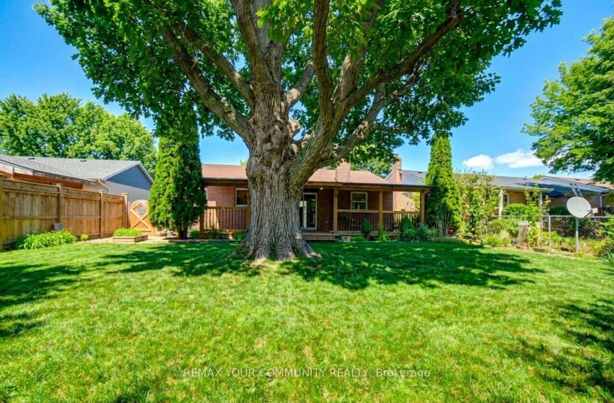 Photo 18 of 372 Dixon Boulevard, Newmarket, Central Newmarket — HOMEH