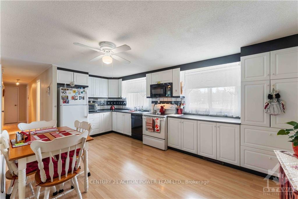 Photo 7 of 1512 Blackheath Street N, Ottawa, Bilberry Creek/Queenswood Heights — HOMEH