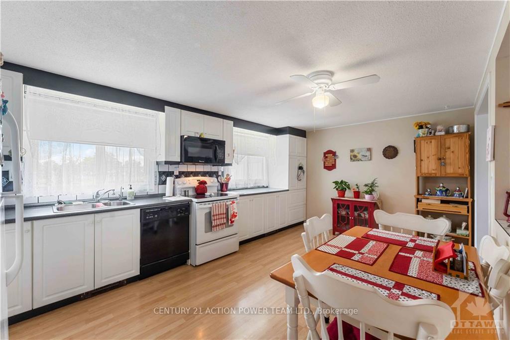 Photo 10 of 1512 Blackheath Street N, Ottawa, Bilberry Creek/Queenswood Heights — HOMEH