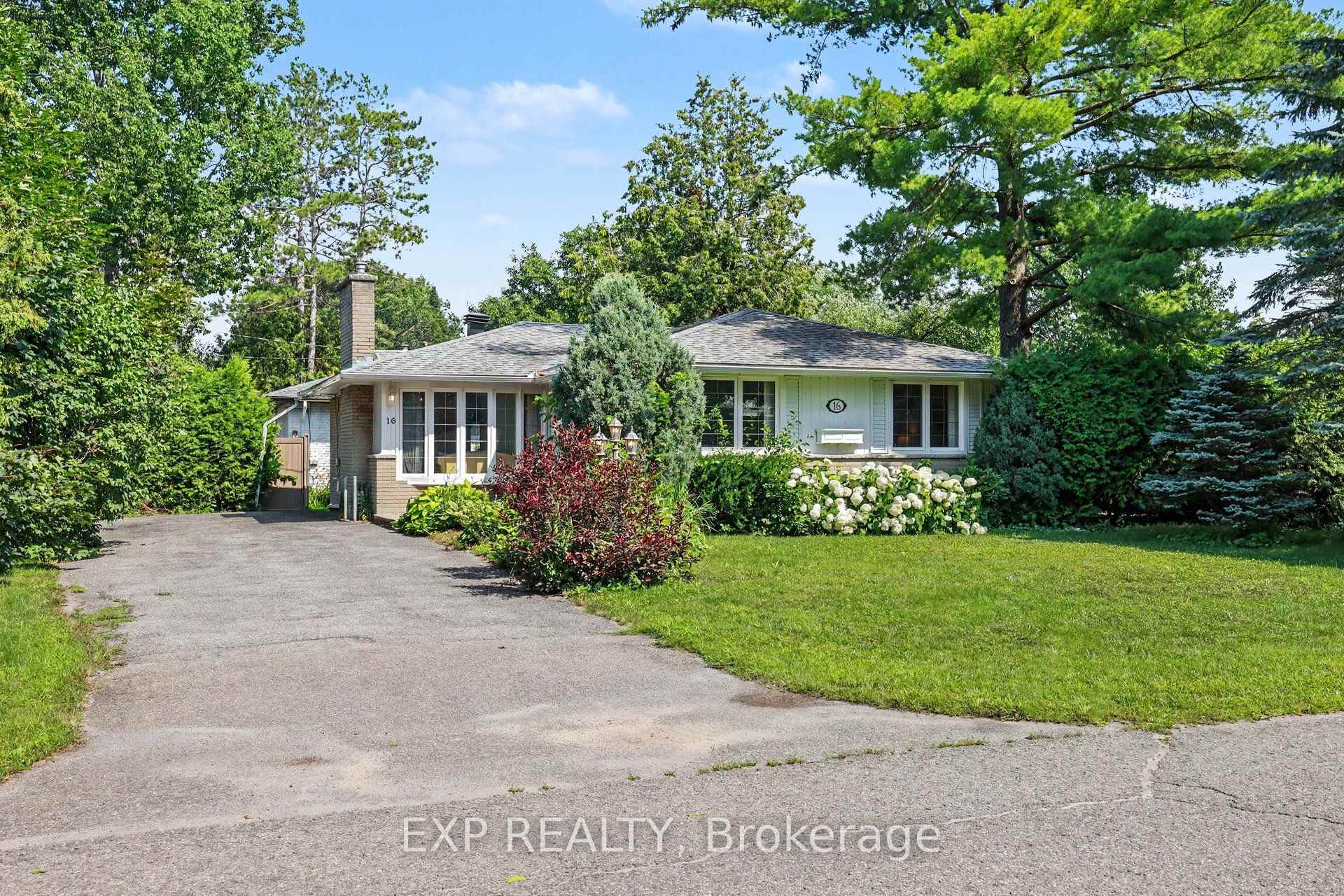 Photo 2 of 16 Elmsley Crescent, Ottawa, Arbeatha Park — HOMEH