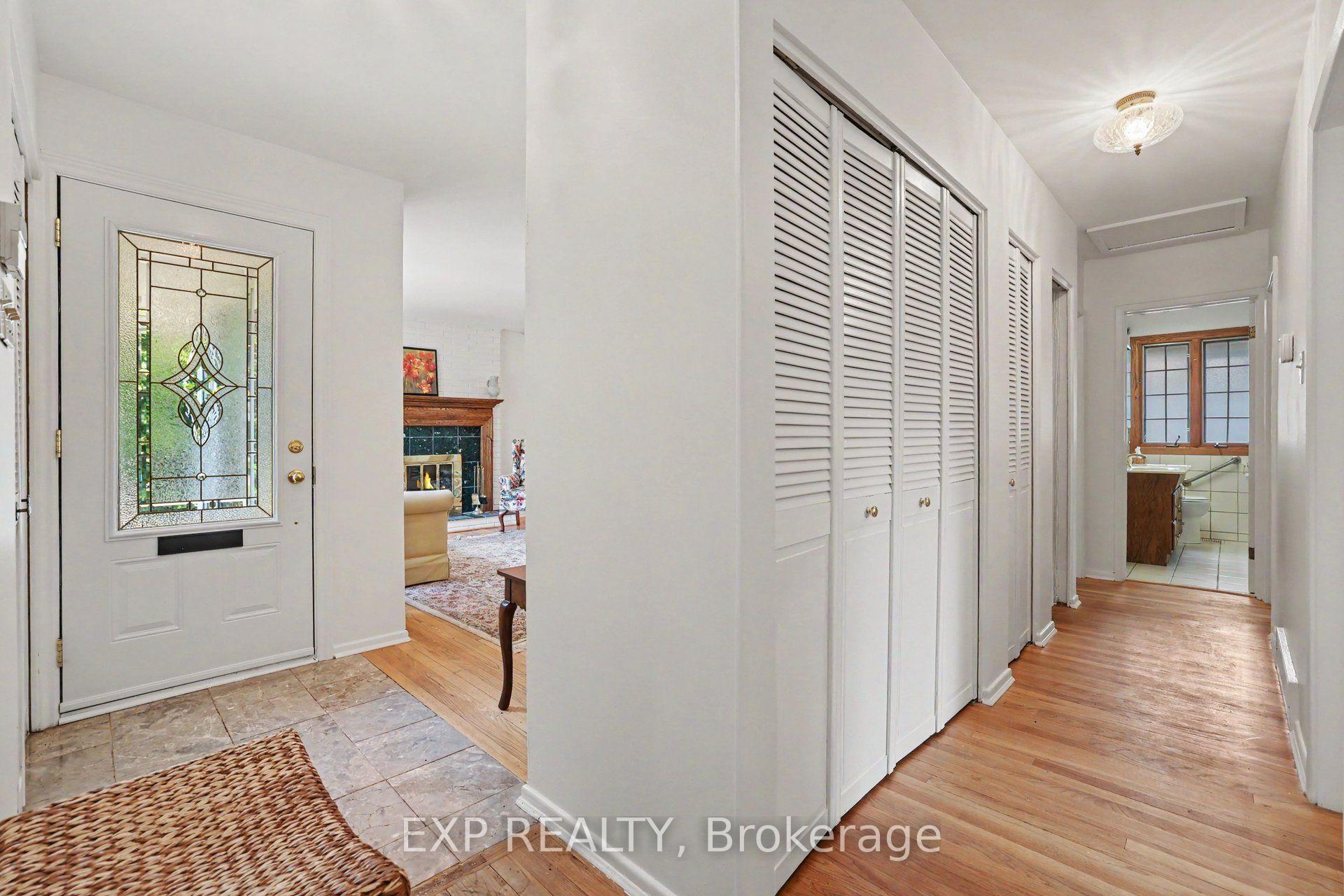 Photo 3 of 16 Elmsley Crescent, Ottawa, Arbeatha Park — HOMEH