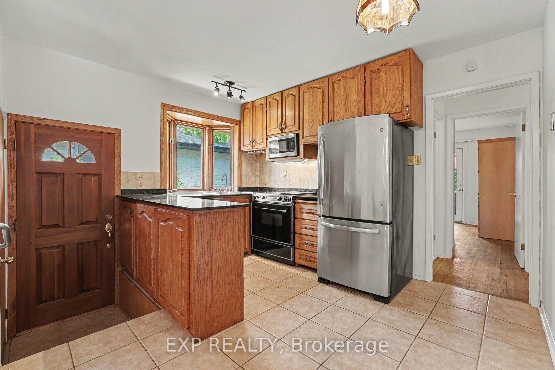 Photo 11 of 16 Elmsley Crescent, Ottawa, Arbeatha Park — HOMEH