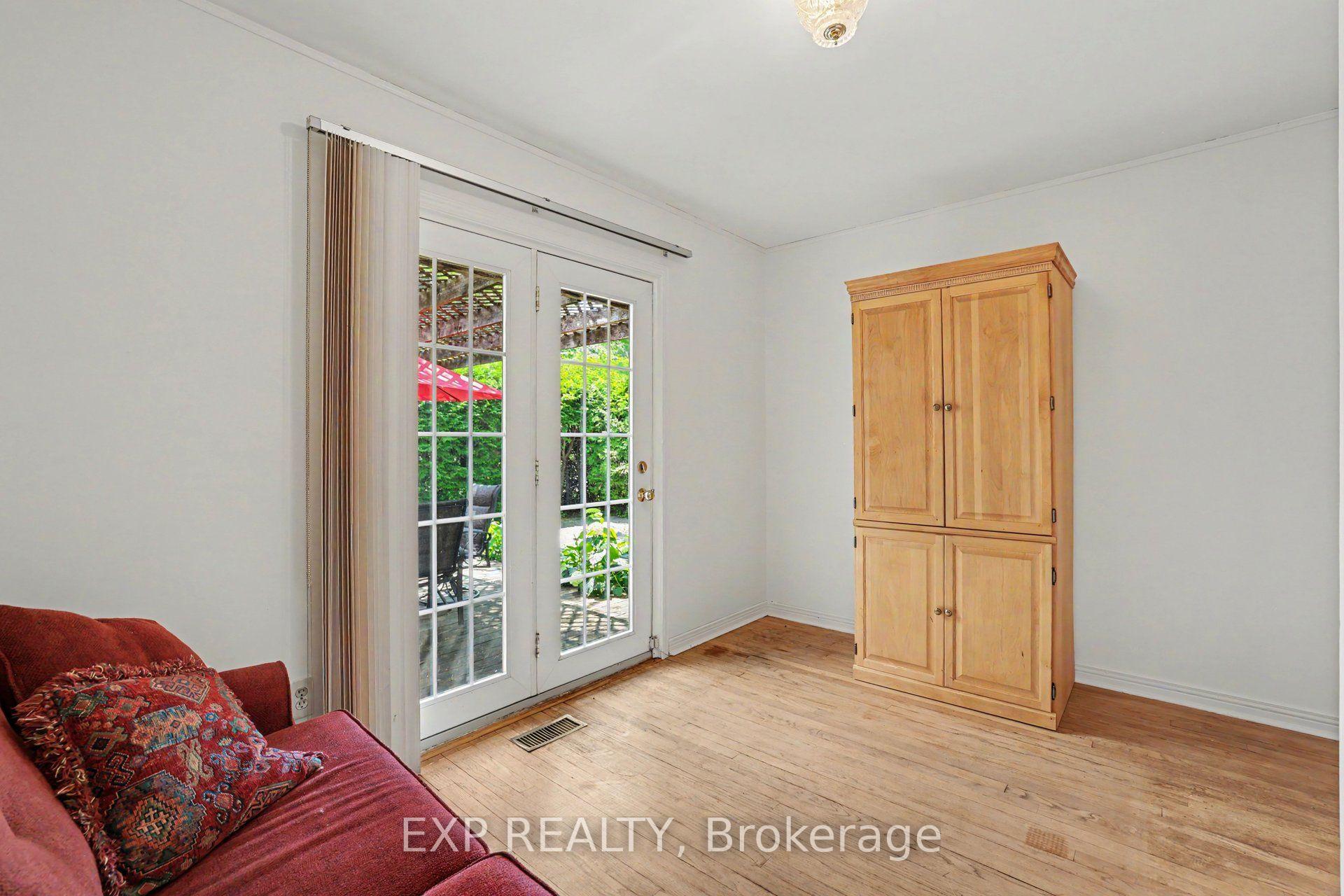 Photo 15 of 16 Elmsley Crescent, Ottawa, Arbeatha Park — HOMEH