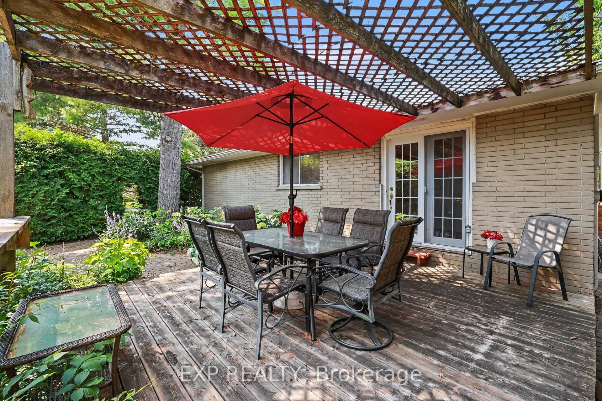 Photo 29 of 16 Elmsley Crescent, Ottawa, Arbeatha Park — HOMEH