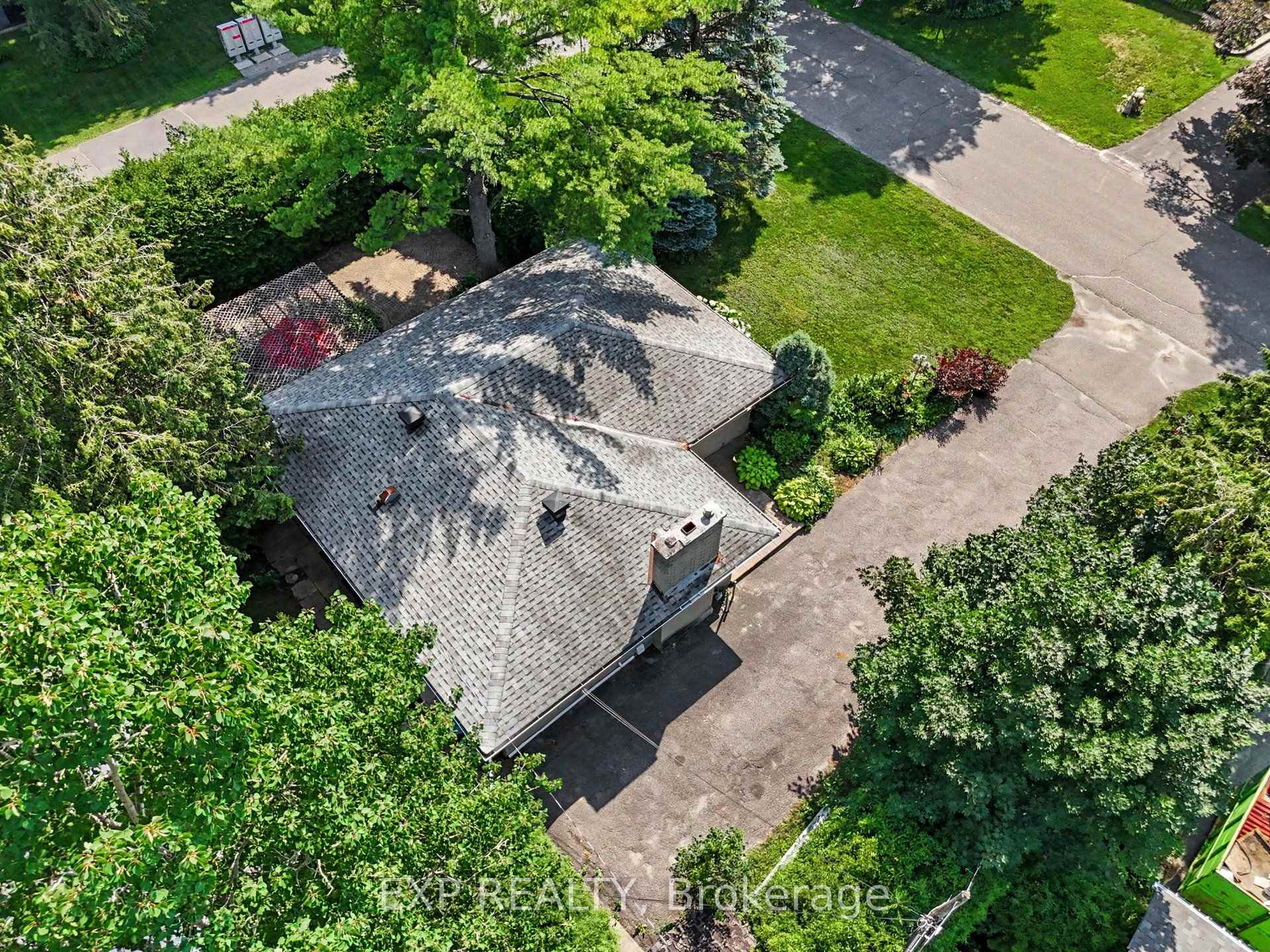 Photo 33 of 16 Elmsley Crescent, Ottawa, Arbeatha Park — HOMEH