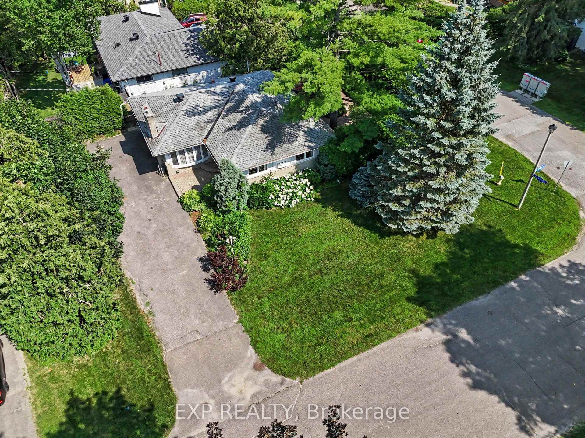 Photo 34 of 16 Elmsley Crescent, Ottawa, Arbeatha Park — HOMEH
