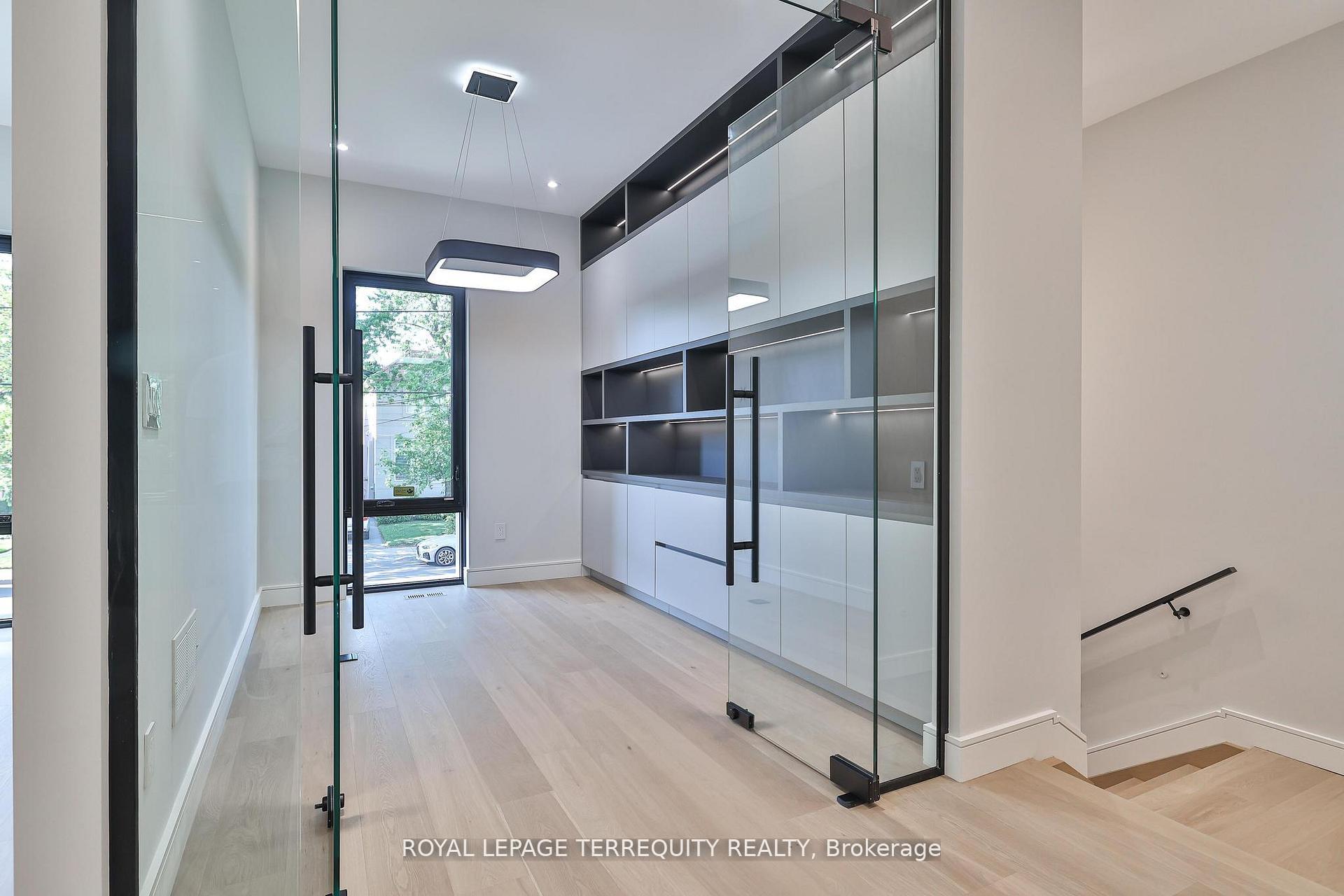 Photo 3 of 741 Woburn Avenue, Toronto, Bedford Park-Nortown — HOMEH