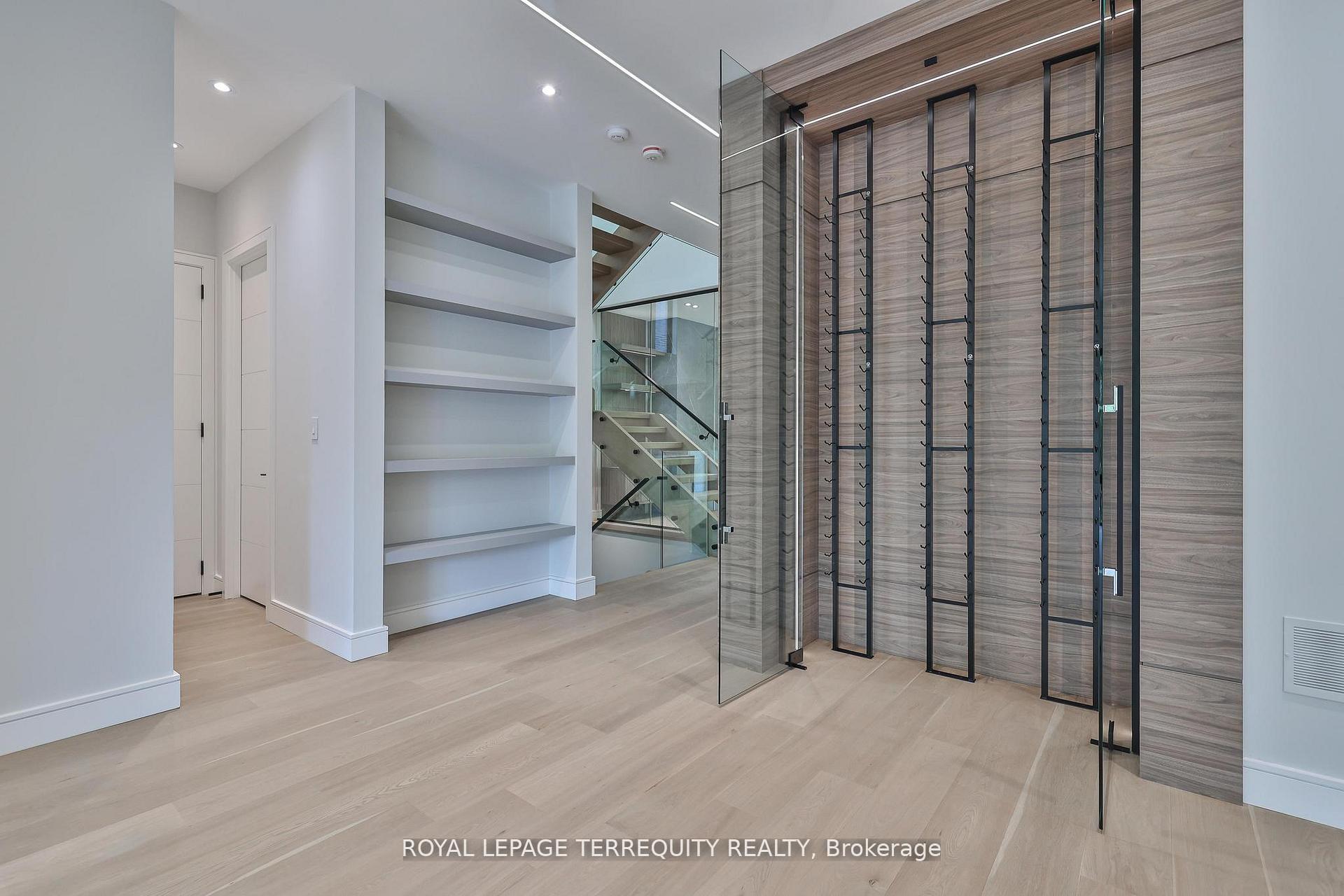 Photo 5 of 741 Woburn Avenue, Toronto, Bedford Park-Nortown — HOMEH